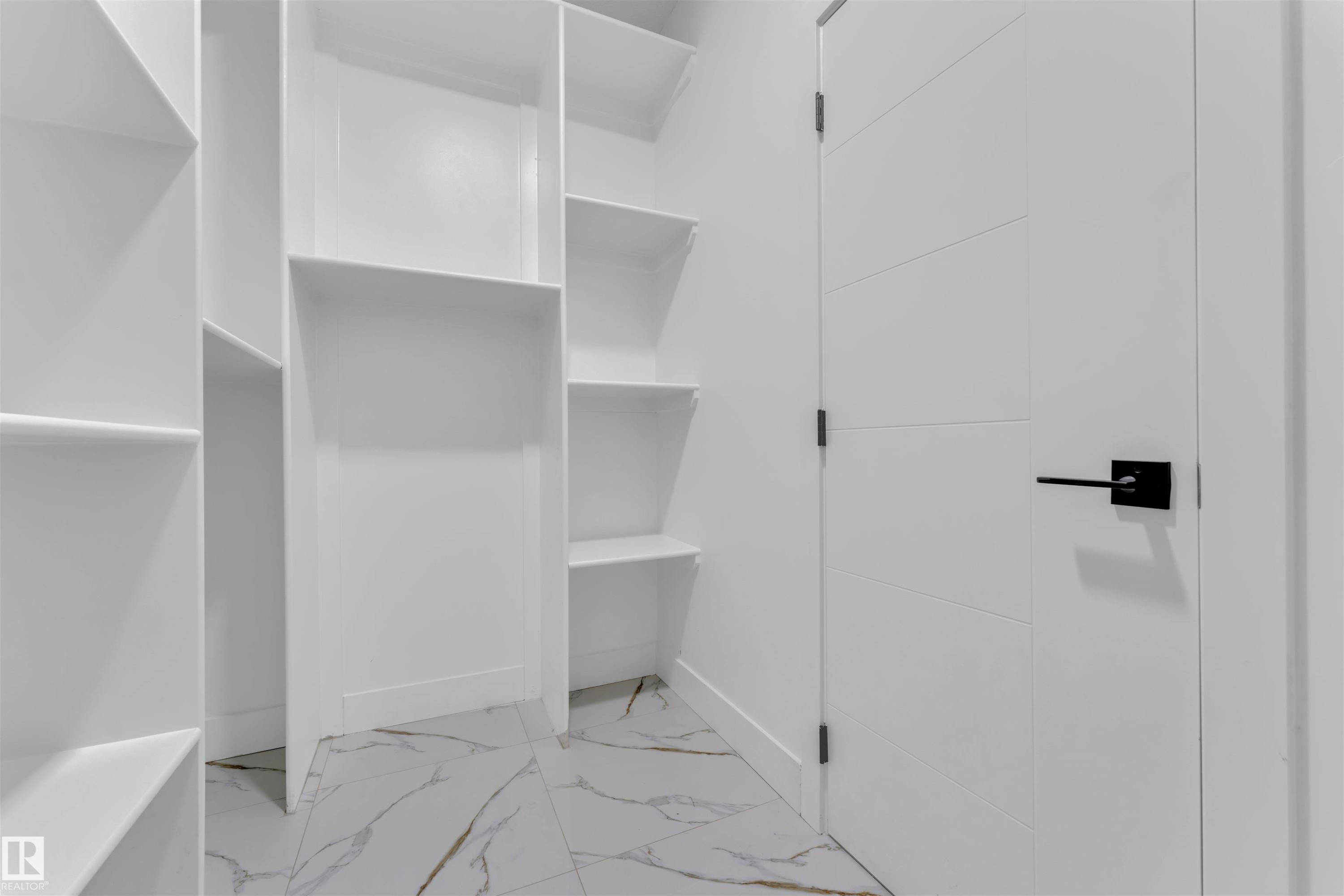 1908 155 Avenue, Edmonton, AB - Indoor With Storage