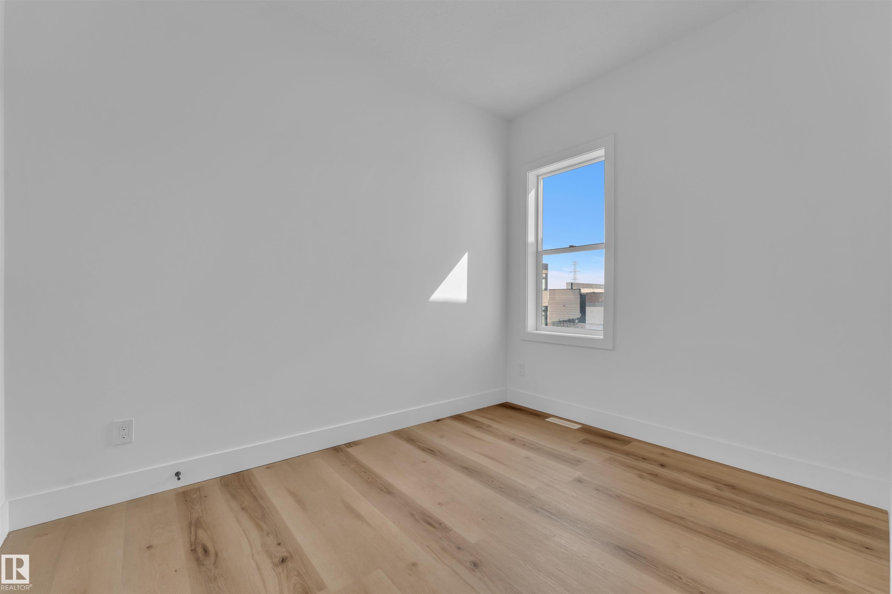 1908 155 Avenue, Edmonton, AB - Indoor Photo Showing Other Room