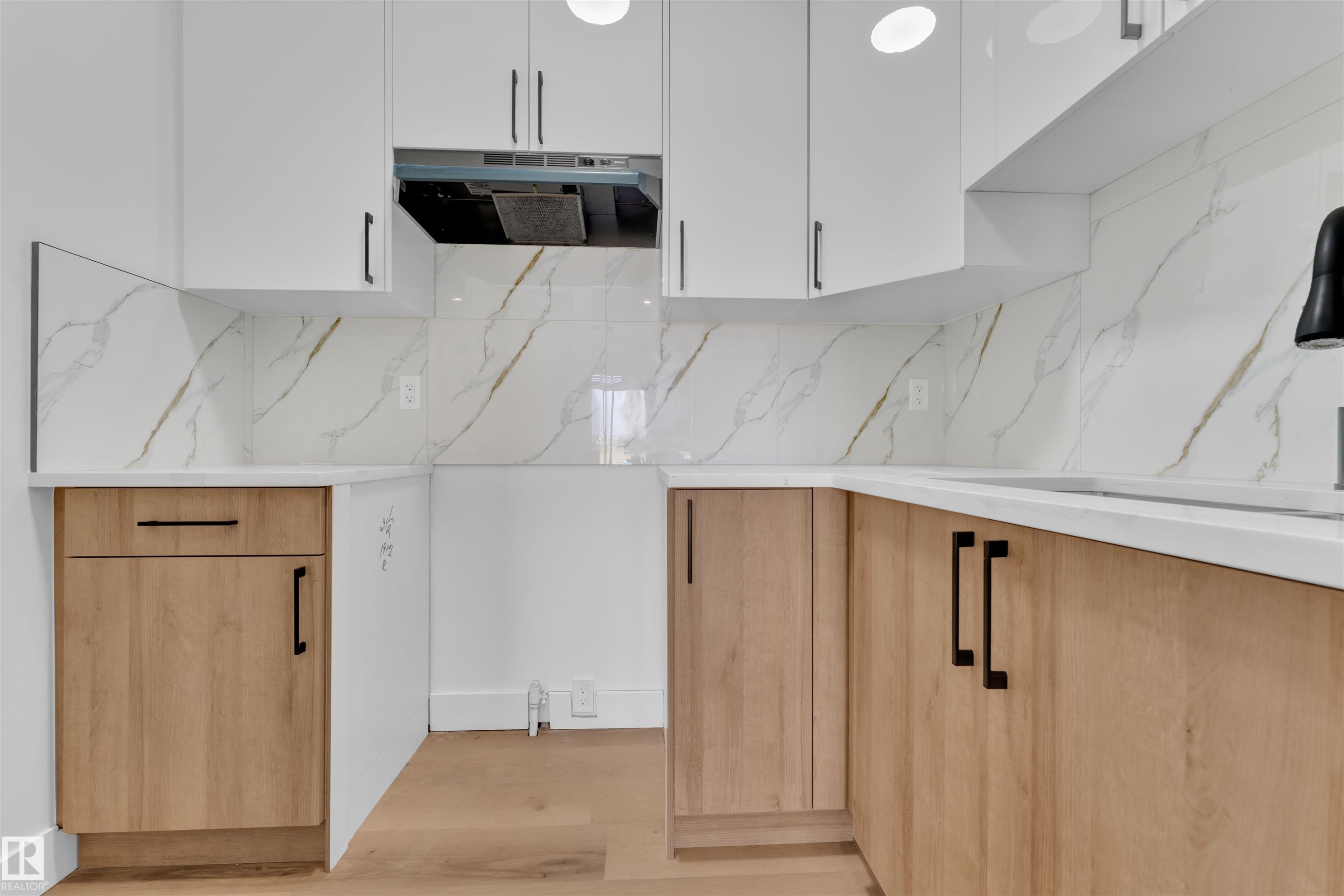 1908 155 Avenue, Edmonton, AB - Indoor