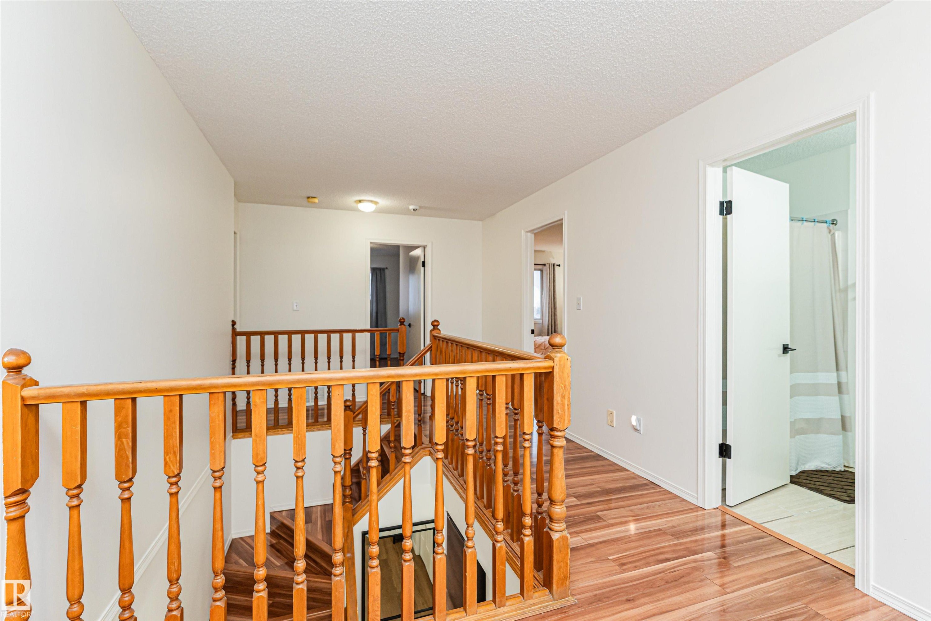4424 33 Street, Edmonton, AB - Indoor Photo Showing Other Room