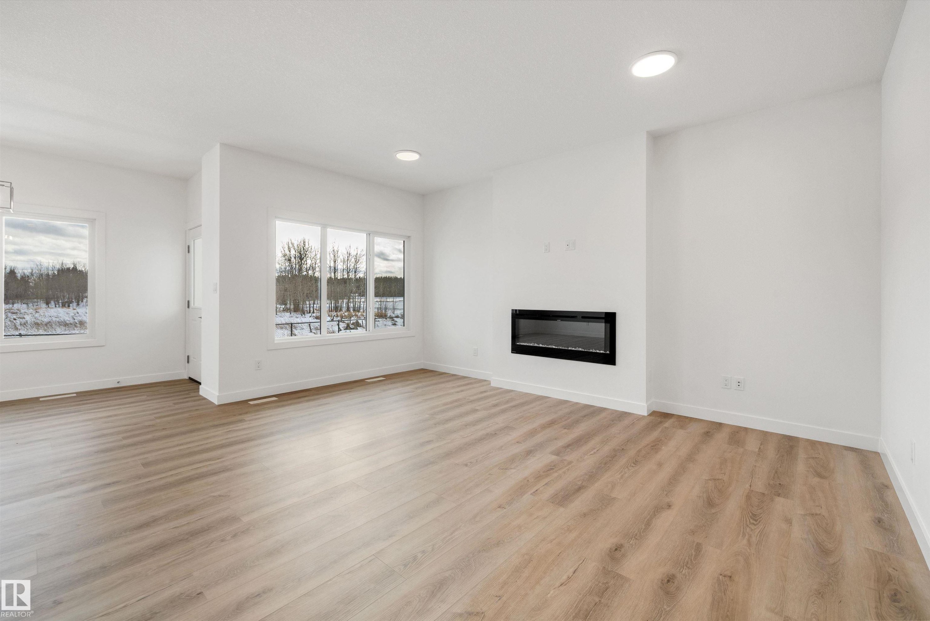 1315 11 Avenue, Edmonton, AB - Indoor Photo Showing Living Room With Fireplace