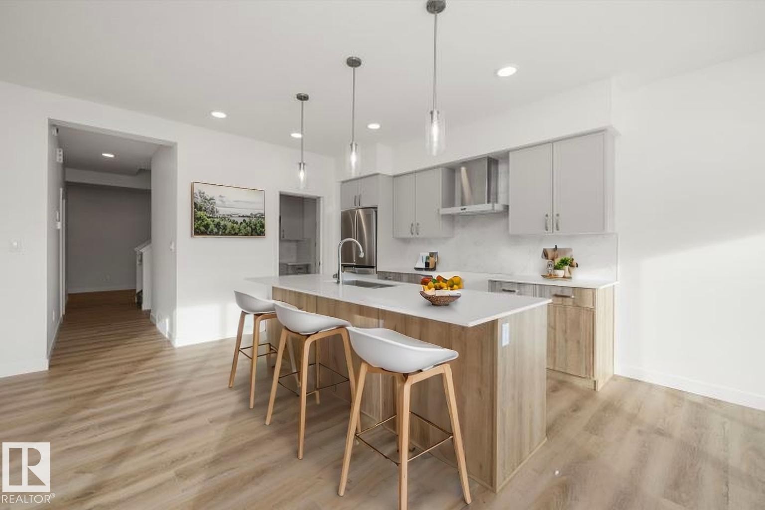 1315 11 Avenue, Edmonton, AB - Indoor Photo Showing Kitchen With Upgraded Kitchen