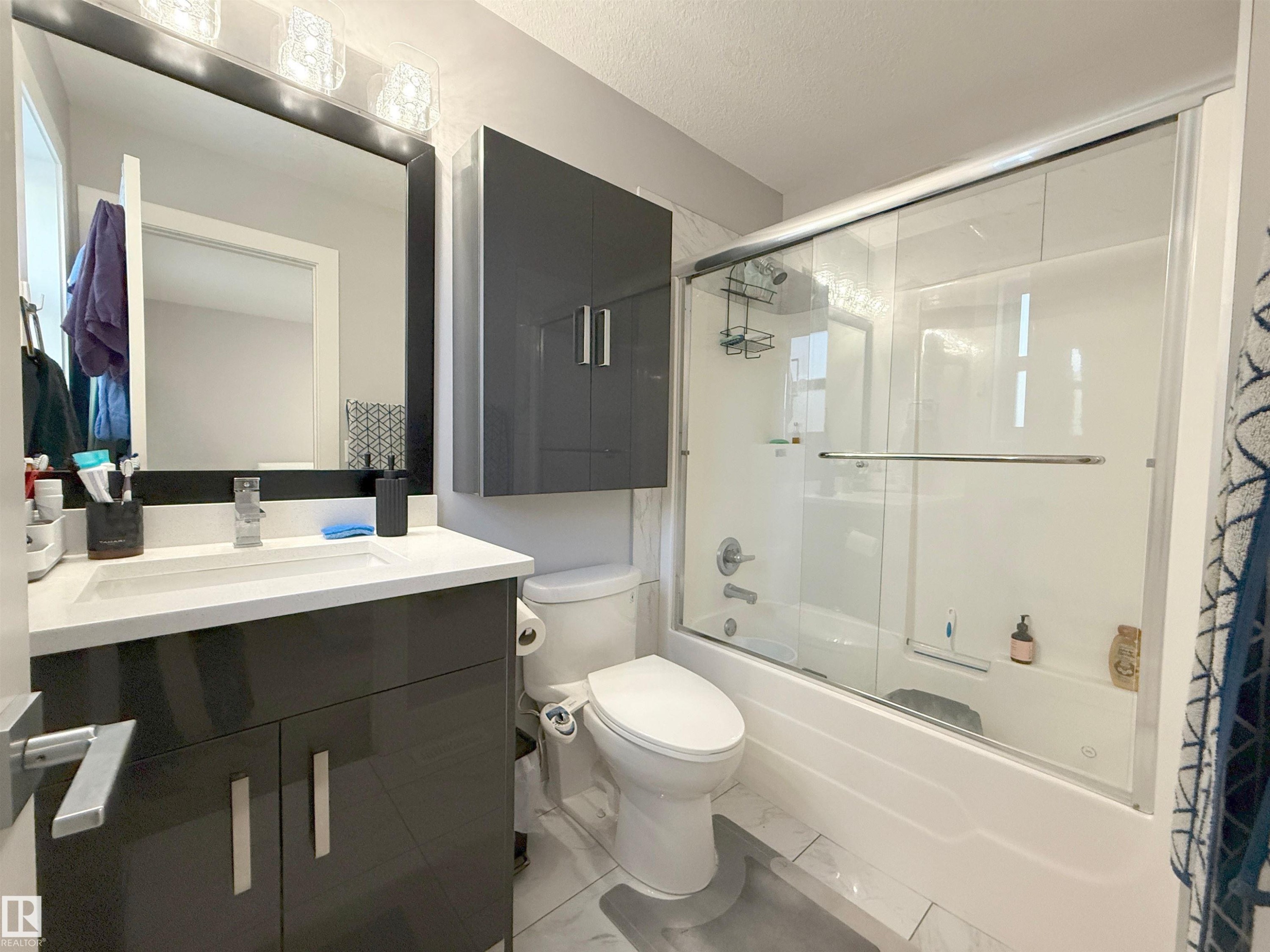3107 13 Avenue, Edmonton, AB - Indoor Photo Showing Bathroom