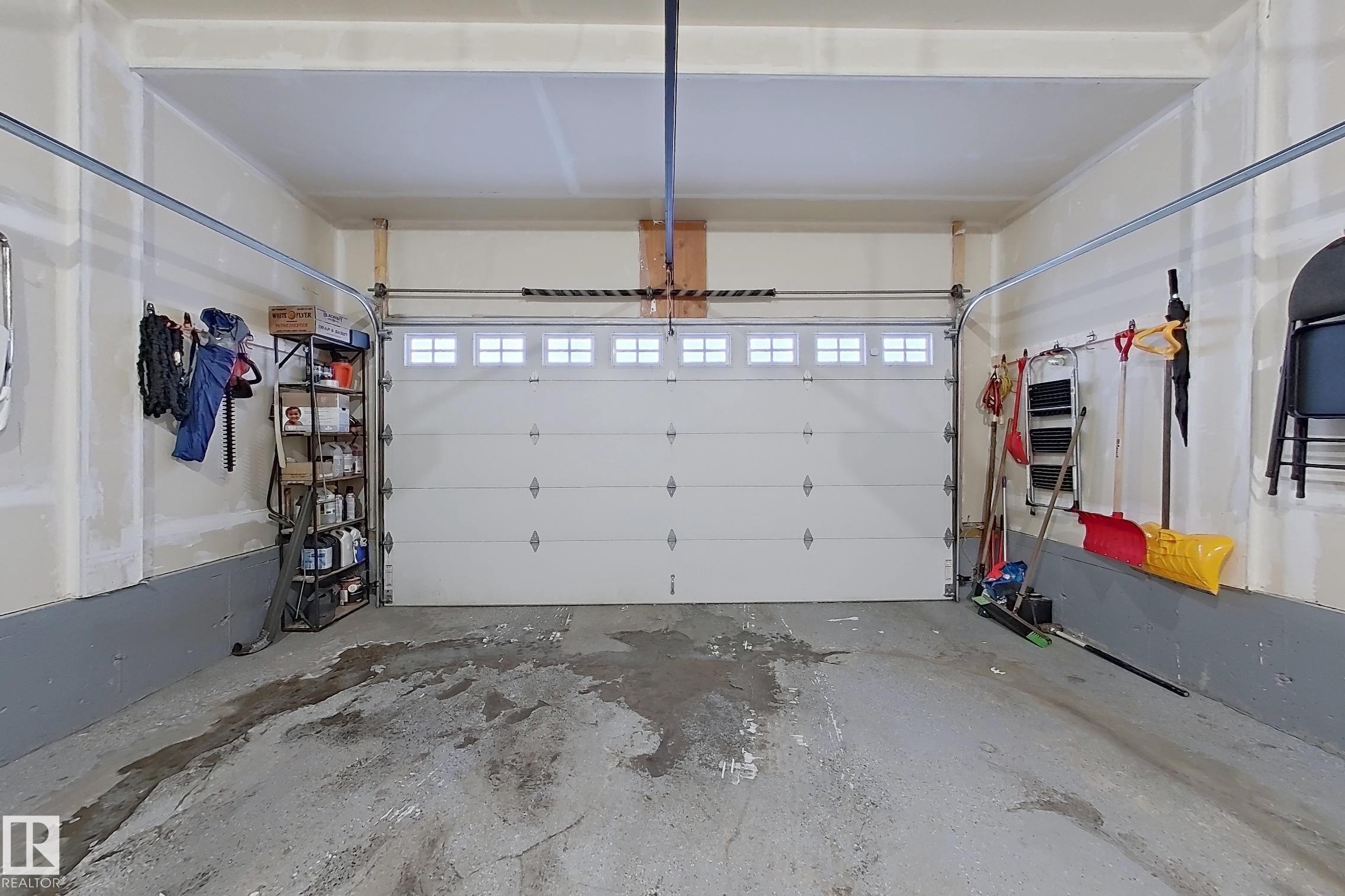 3107 13 Avenue, Edmonton, AB - Indoor Photo Showing Garage