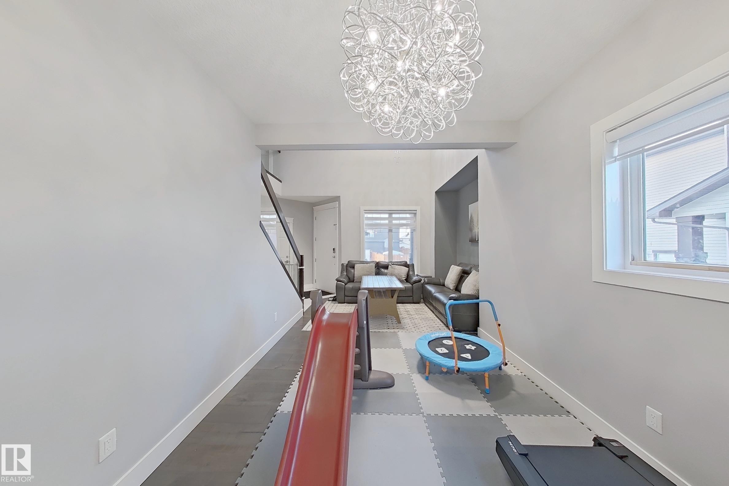 3107 13 Avenue, Edmonton, AB - Indoor Photo Showing Other Room