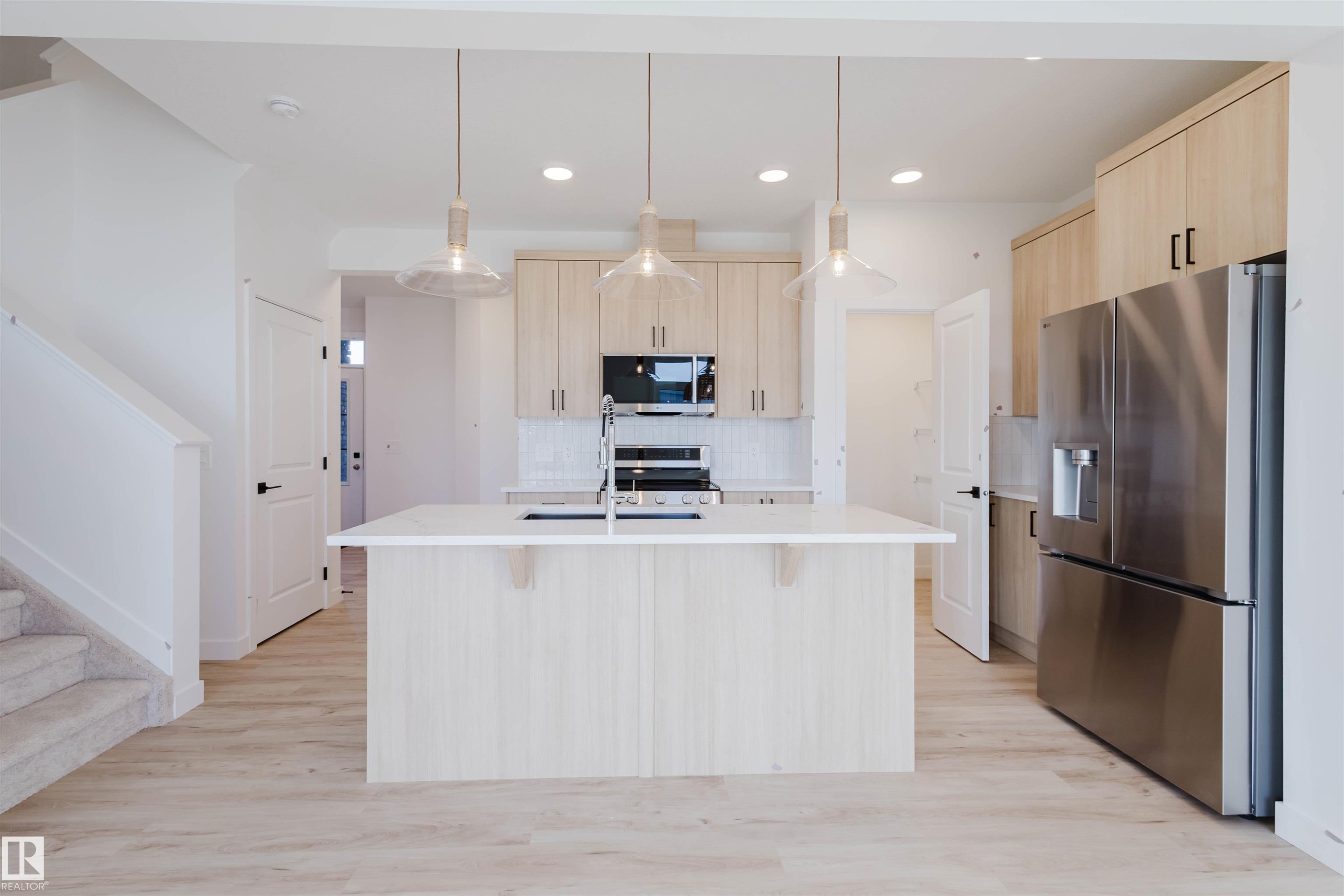 41 Chartres Close, St. Albert, AB - Indoor Photo Showing Kitchen