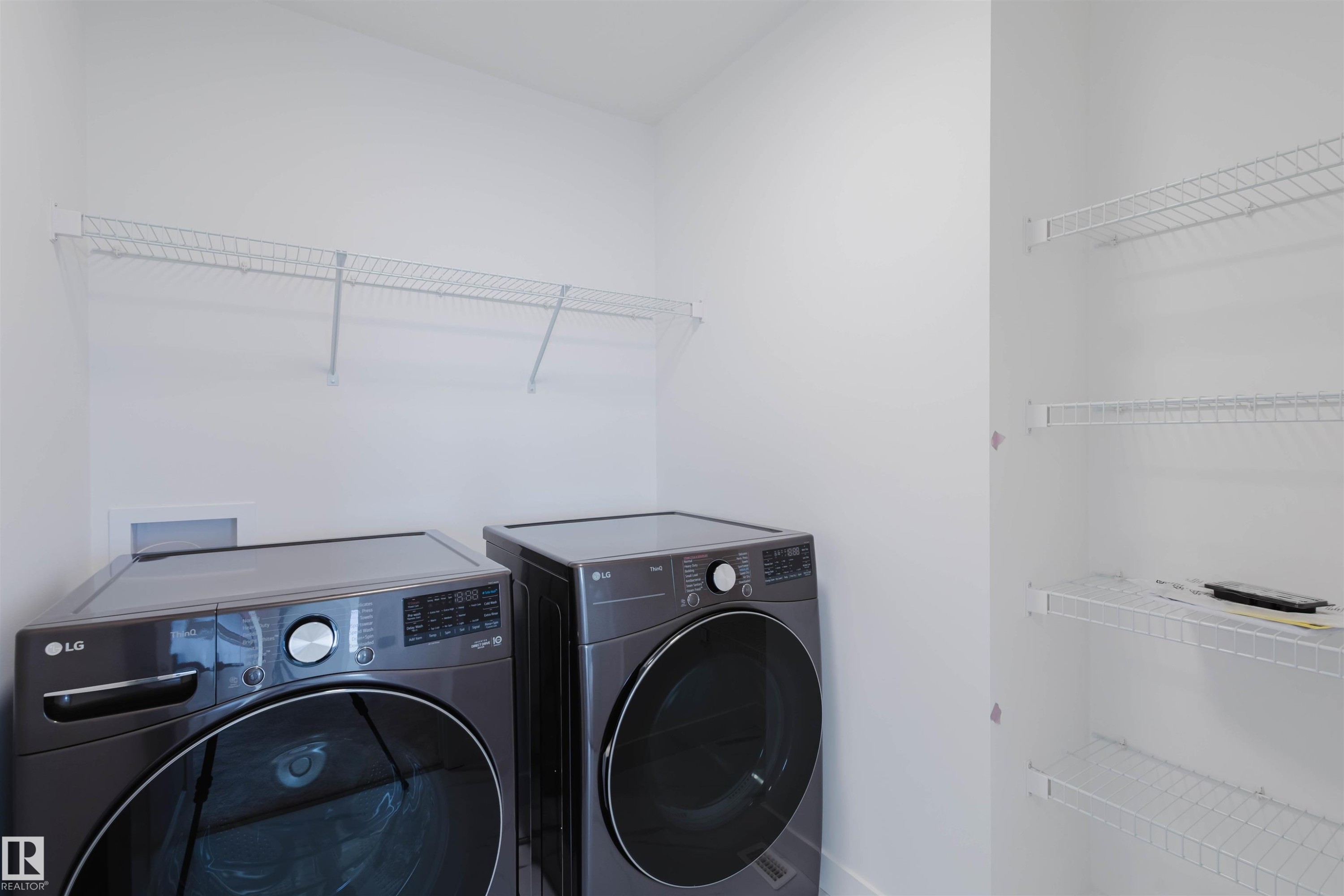 41 Chartres Close, St. Albert, AB - Indoor Photo Showing Laundry Room