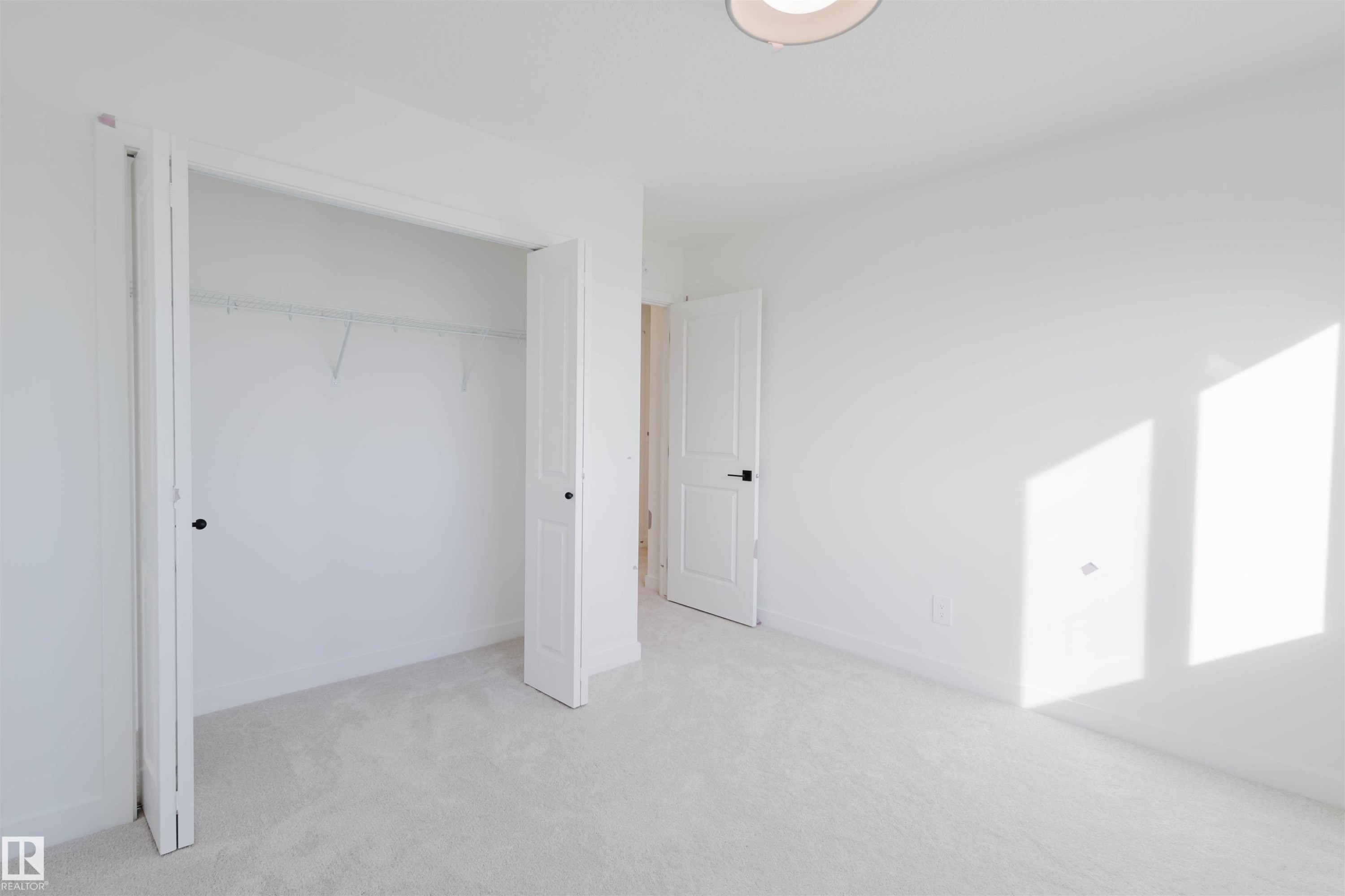 41 Chartres Close, St. Albert, AB - Indoor Photo Showing Other Room