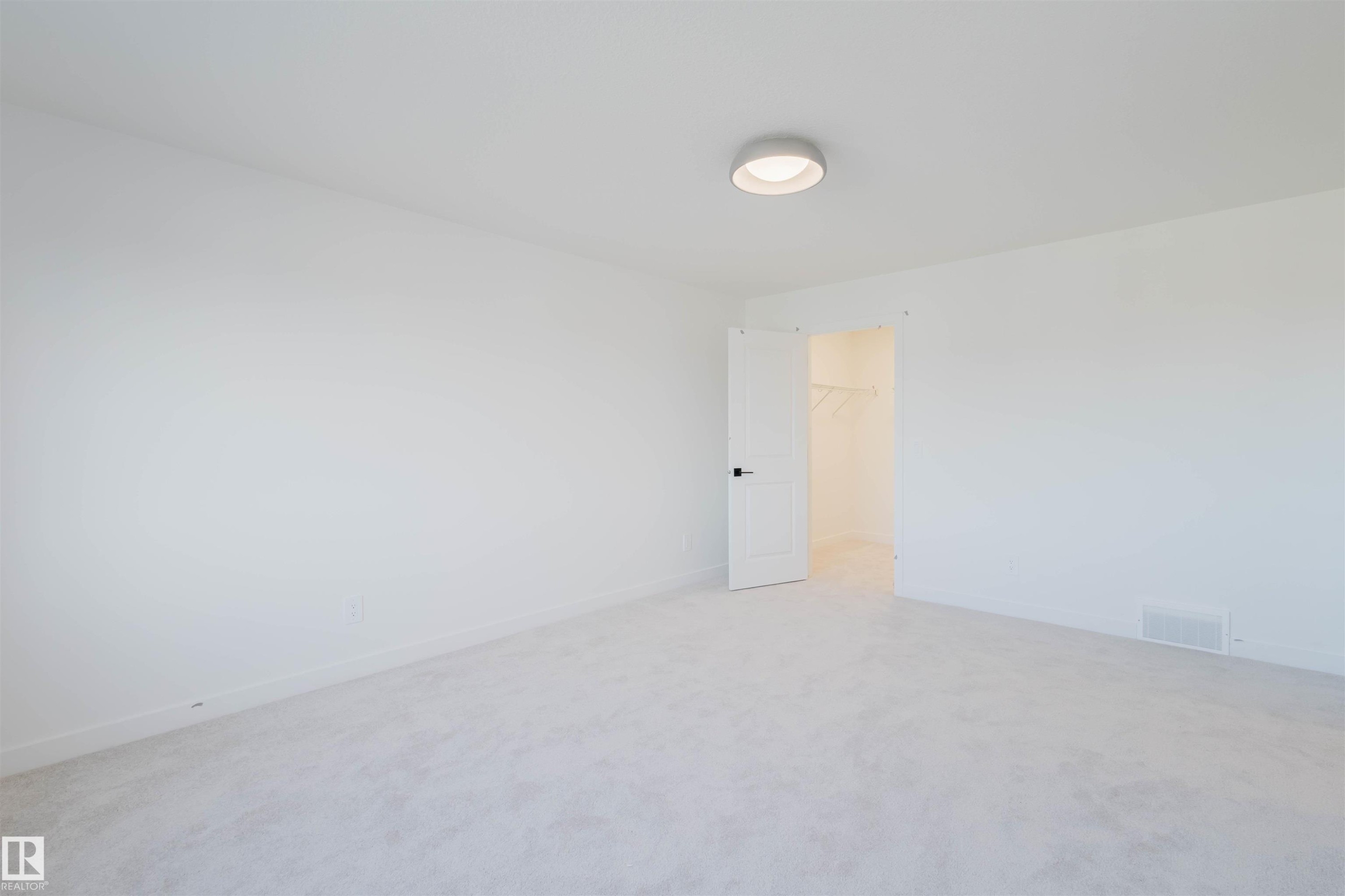 41 Chartres Close, St. Albert, AB - Indoor Photo Showing Other Room