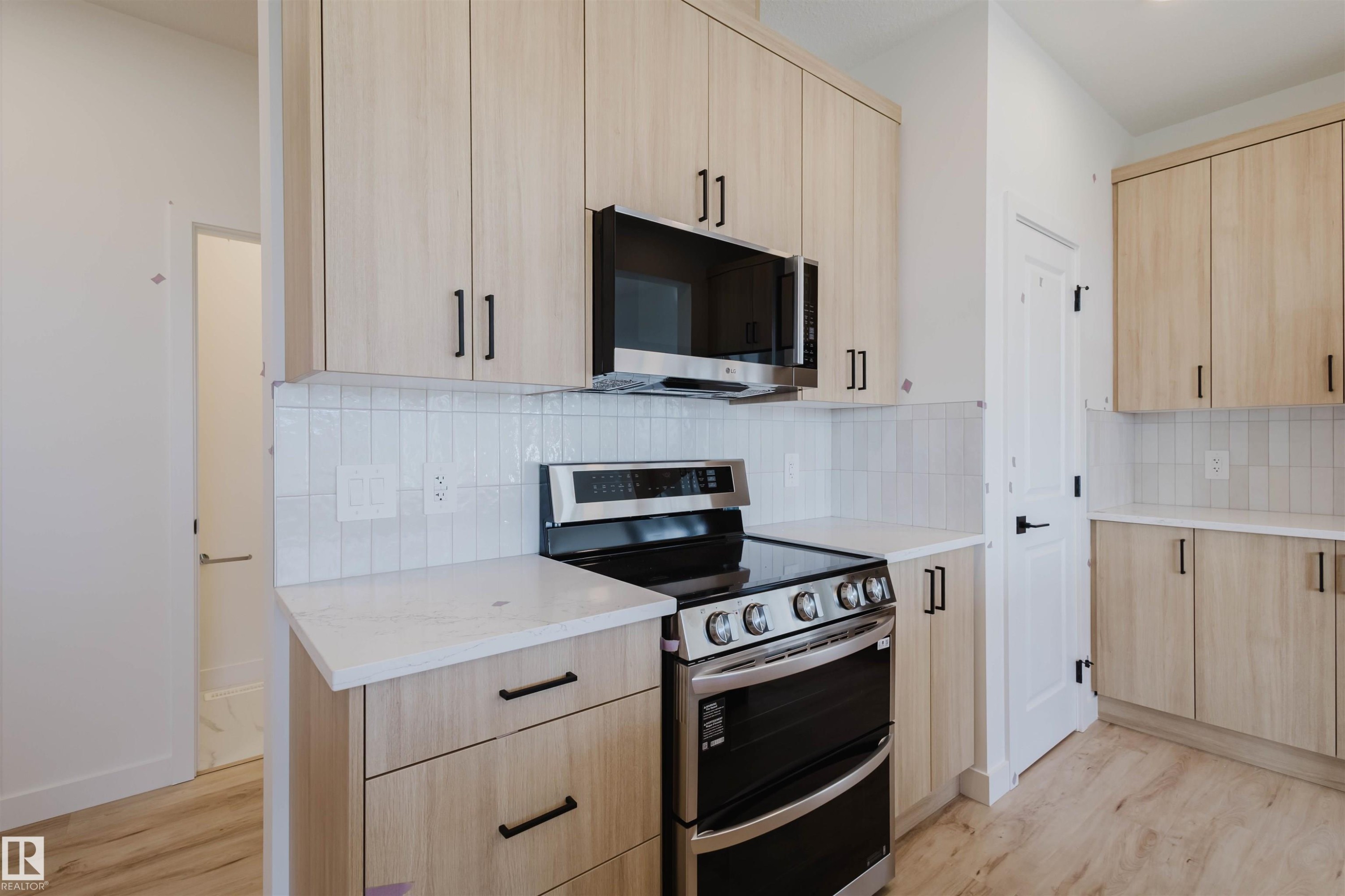 41 Chartres Close, St. Albert, AB - Indoor Photo Showing Kitchen
