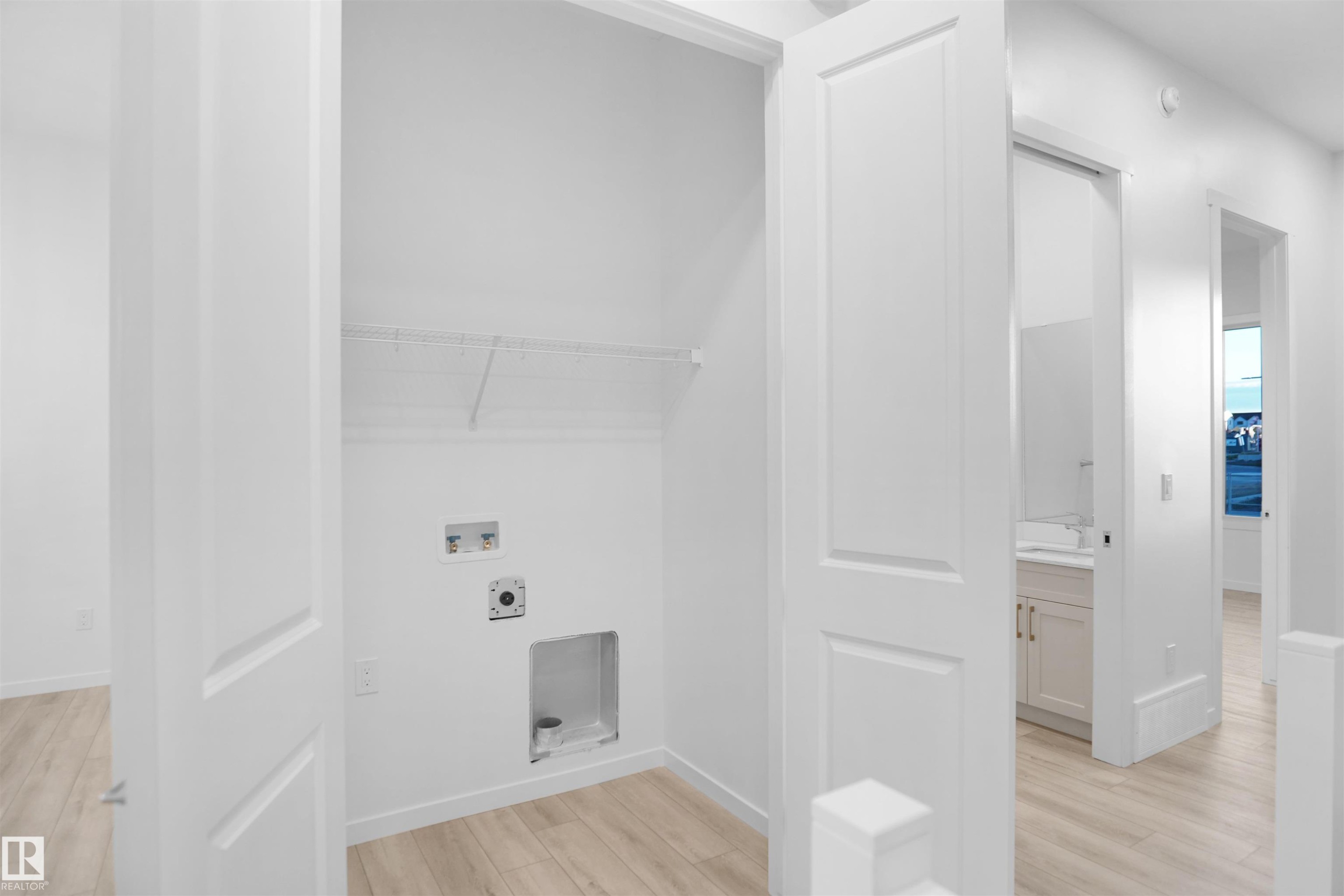 7513 Observer Lane, Edmonton, AB - Indoor Photo Showing Other Room