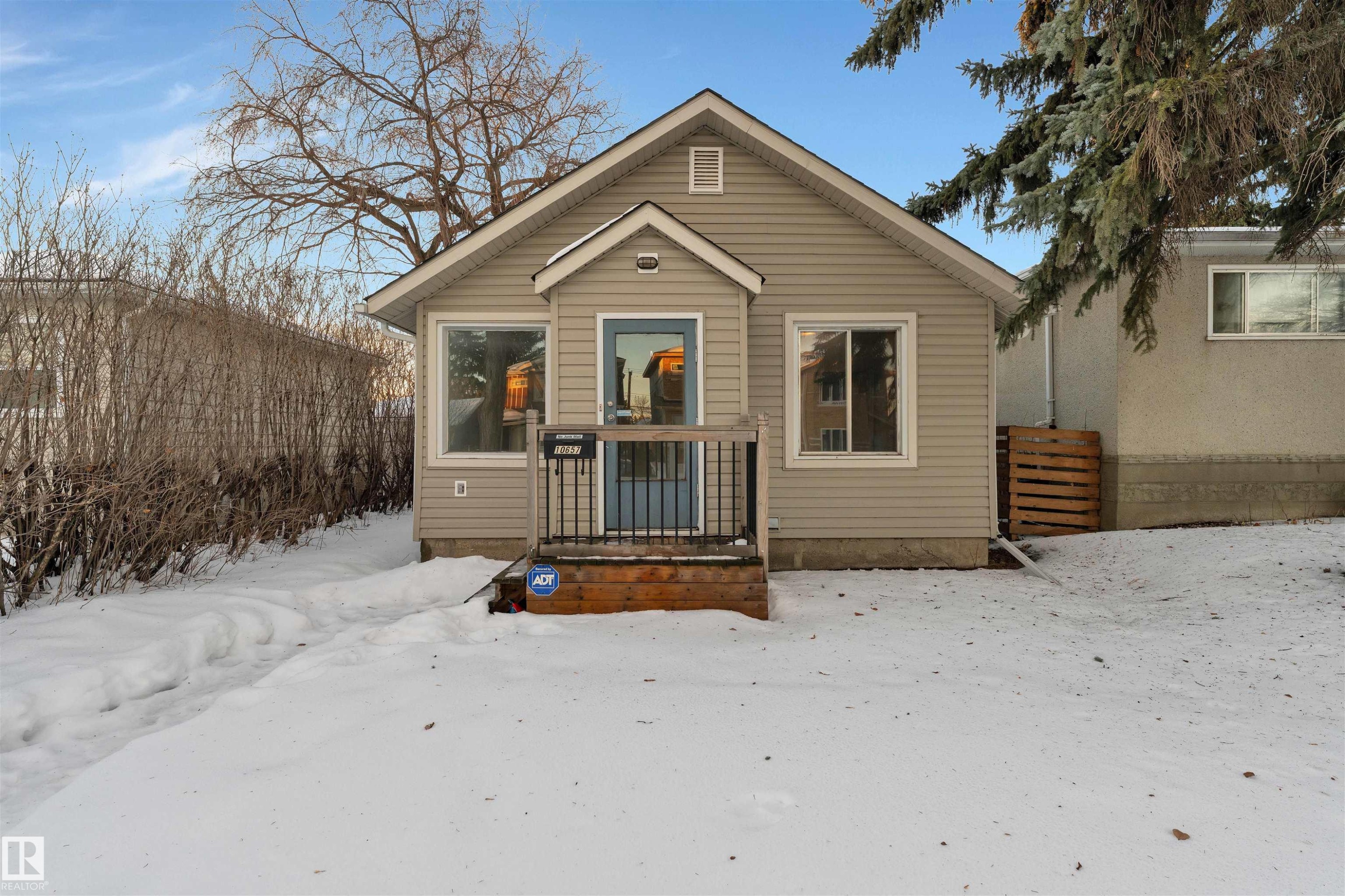 10657 64 Avenue, Edmonton, AB - Outdoor