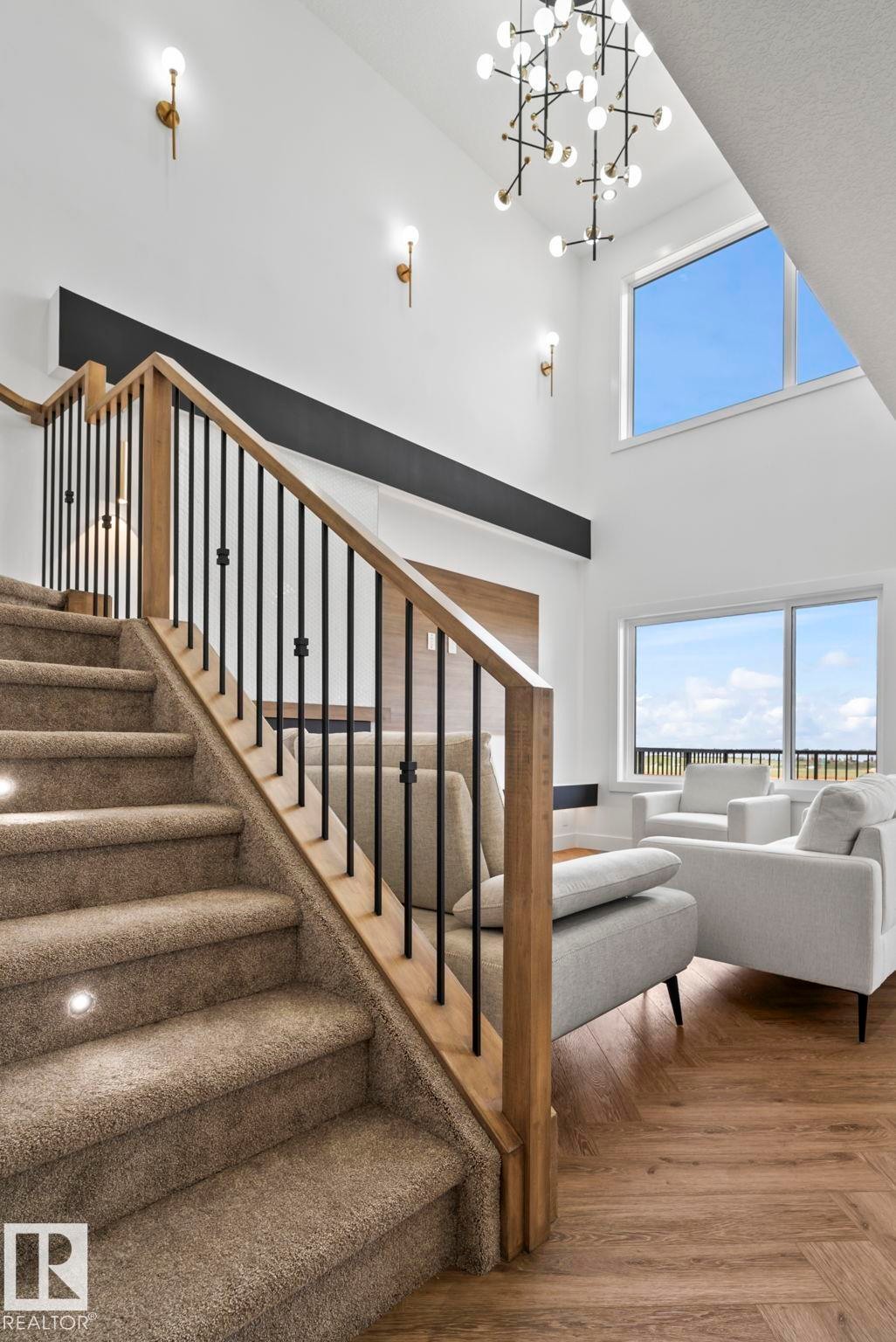 2904 1 Avenue, Edmonton, AB - Indoor Photo Showing Other Room
