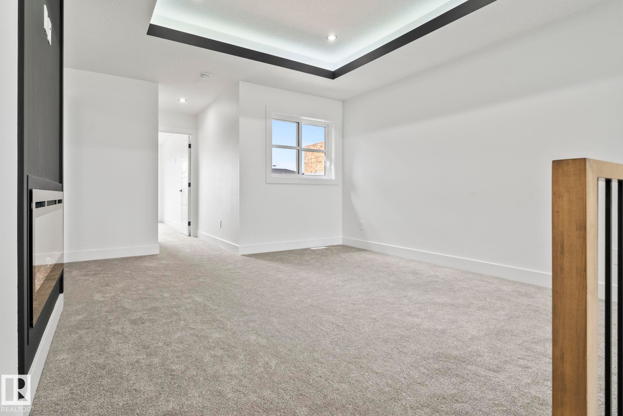 2904 1 Avenue, Edmonton, AB - Indoor Photo Showing Other Room