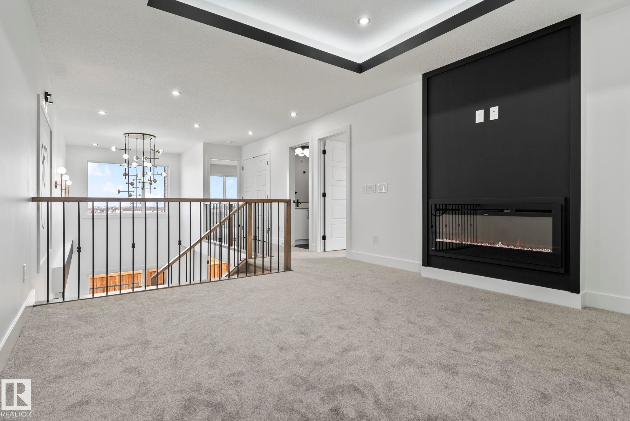 2904 1 Avenue, Edmonton, AB - Indoor Photo Showing Other Room