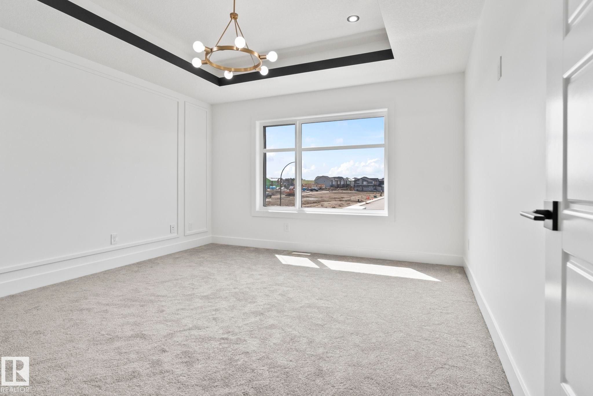 2904 1 Avenue, Edmonton, AB - Indoor Photo Showing Other Room