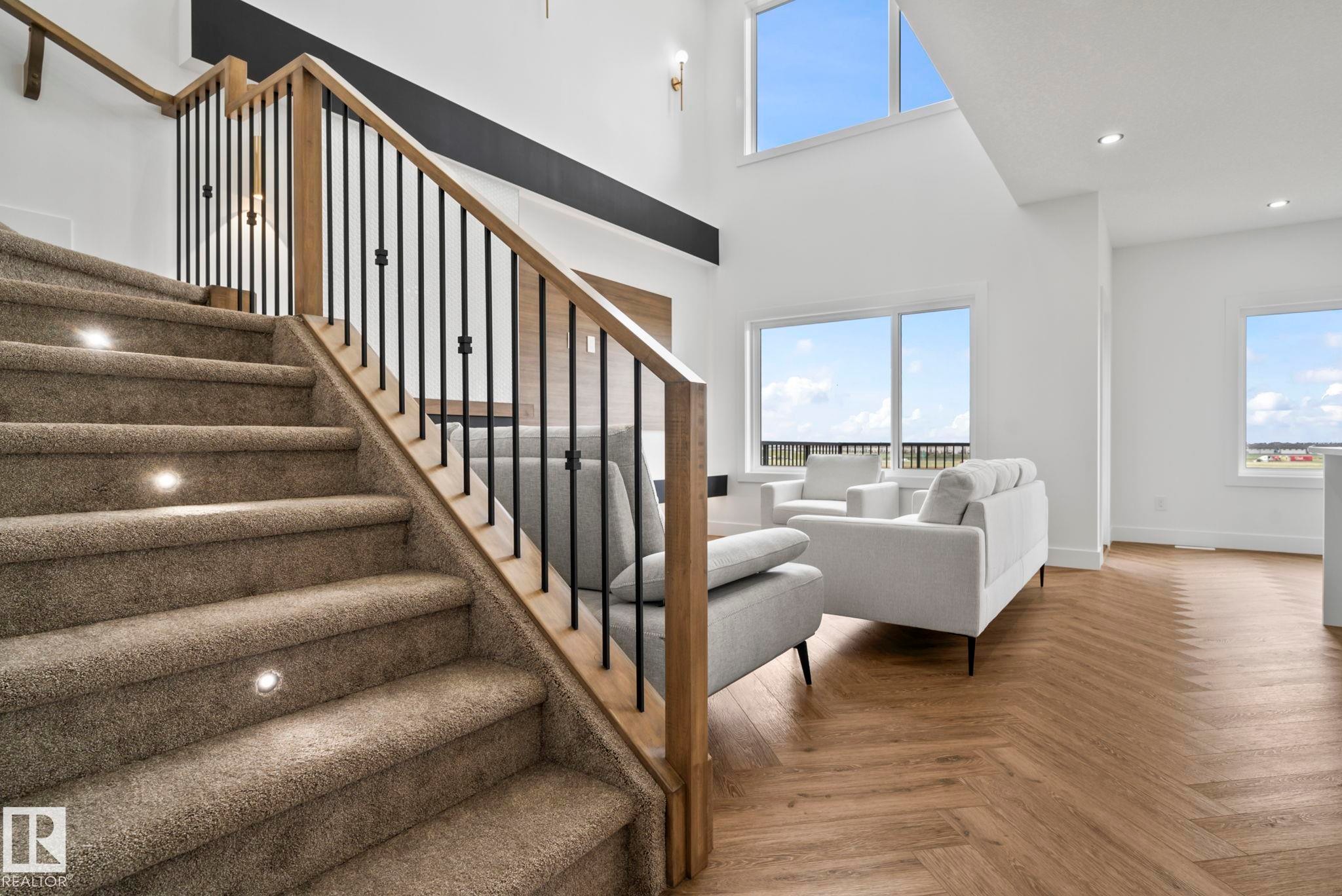 2904 1 Avenue, Edmonton, AB - Indoor Photo Showing Other Room