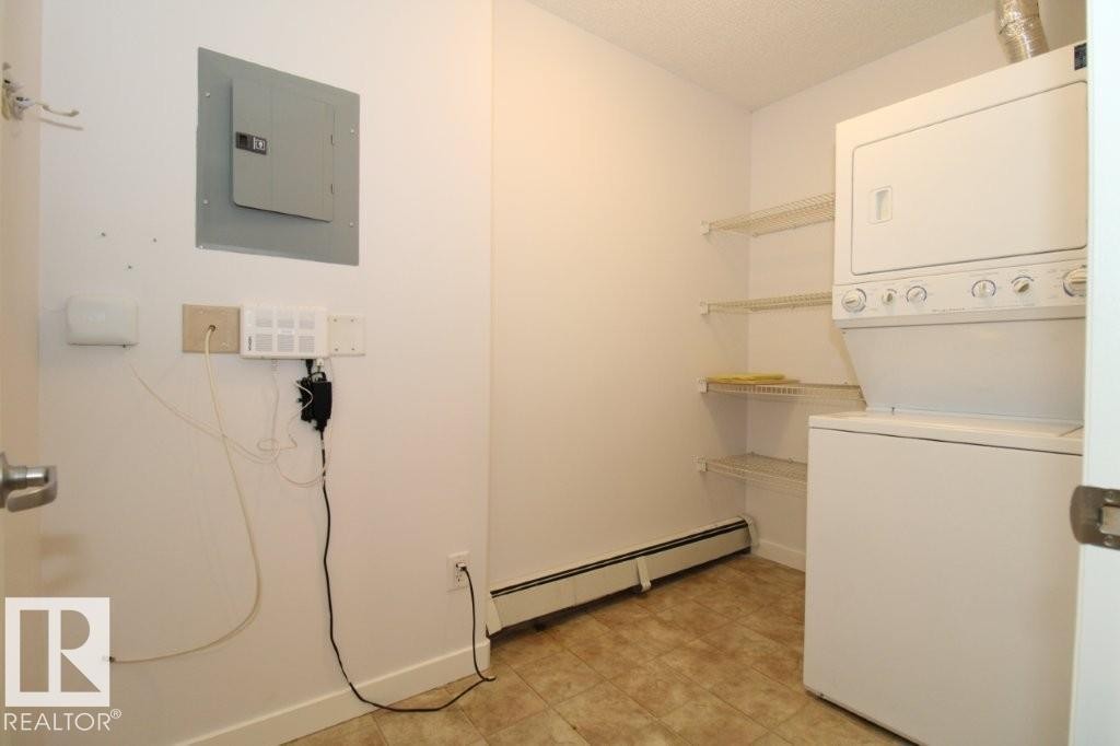 414 5280 Terwillegar Boulevard, Edmonton, AB - Indoor Photo Showing Laundry Room