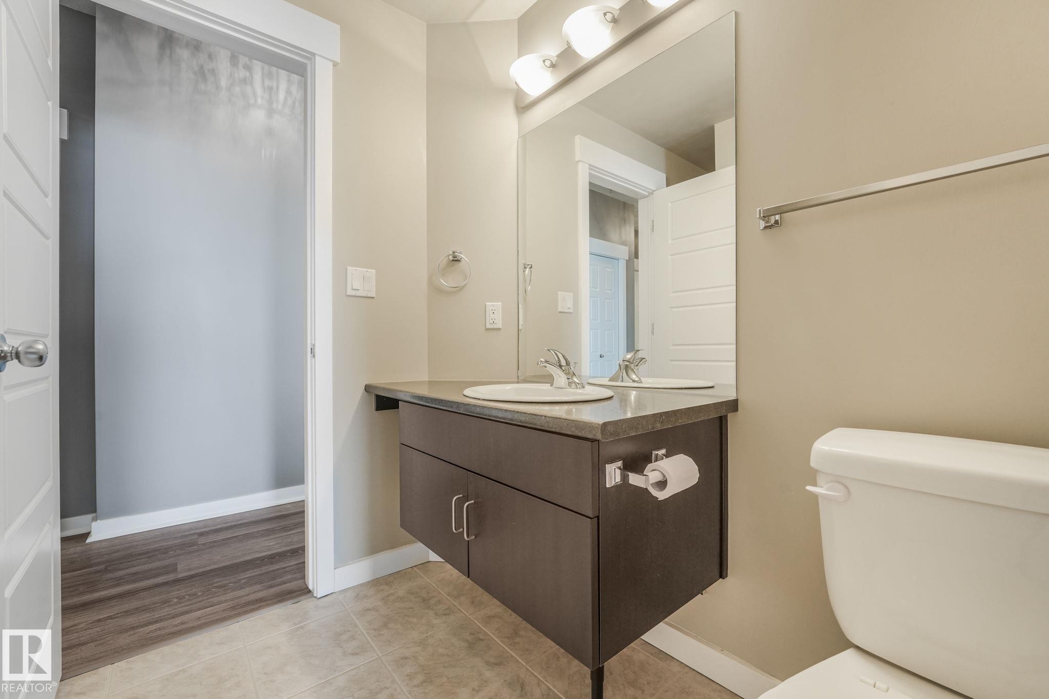 412 10518 113 Street, Edmonton, AB - Indoor Photo Showing Bathroom