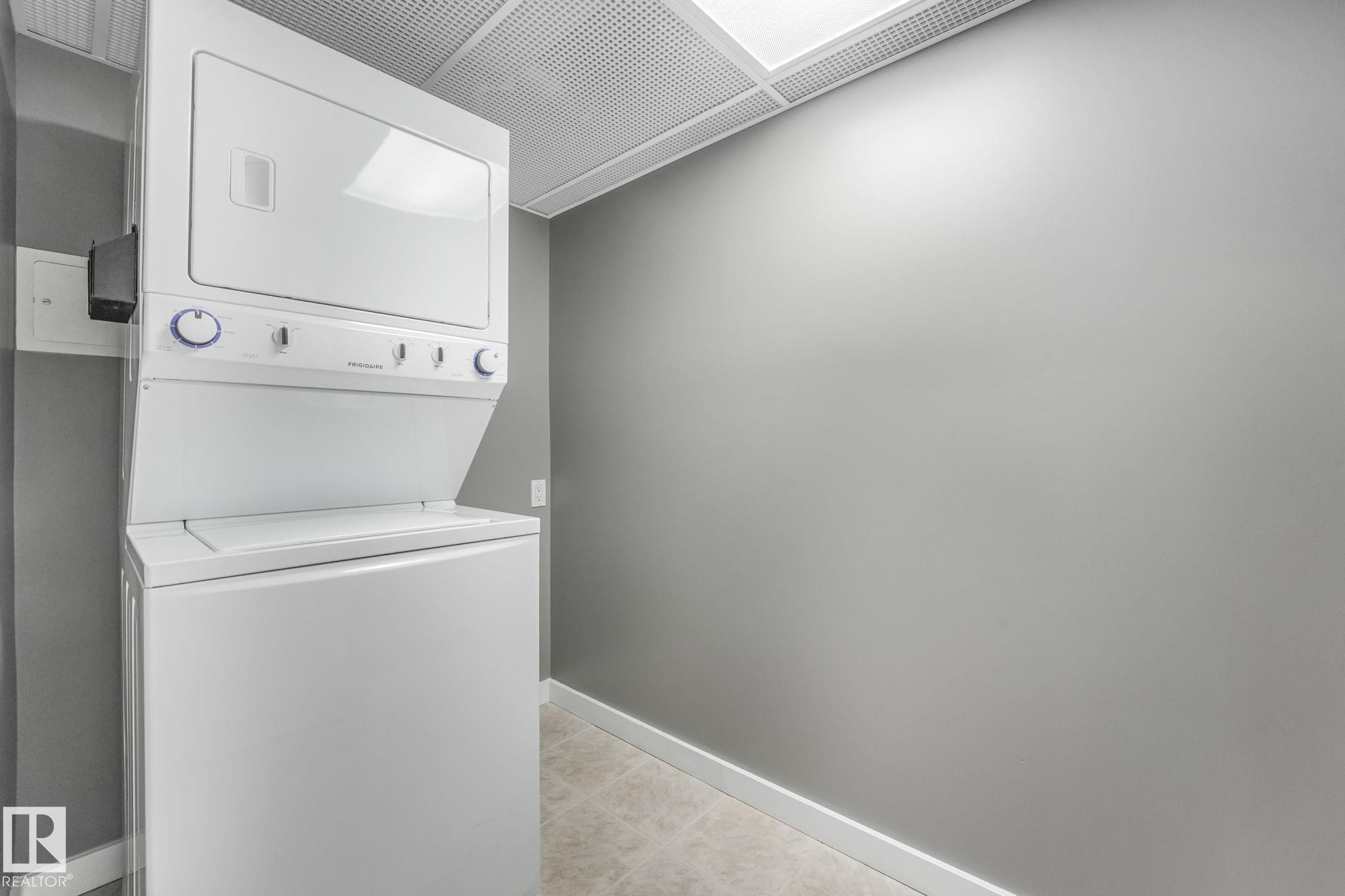 412 10518 113 Street, Edmonton, AB - Indoor Photo Showing Laundry Room