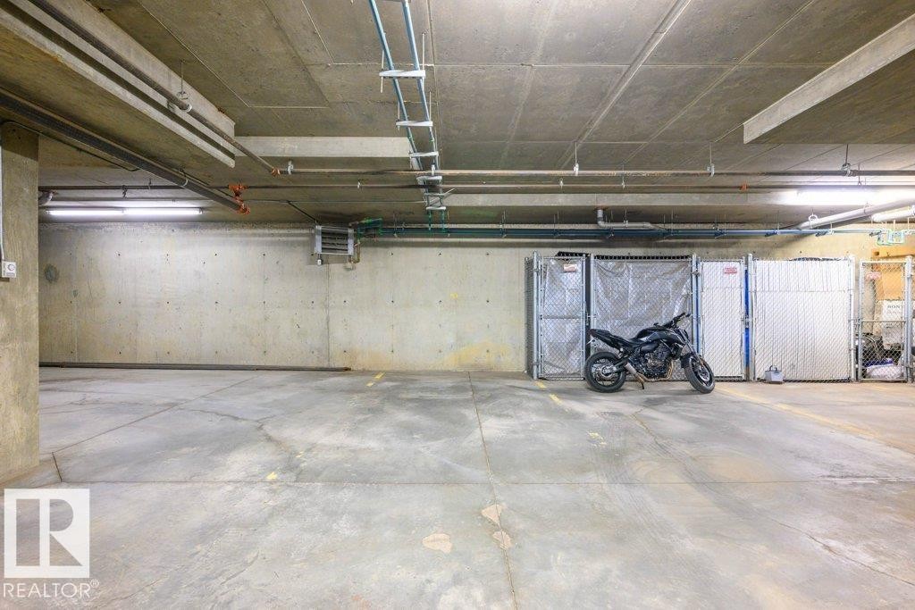 412 10518 113 Street, Edmonton, AB - Indoor Photo Showing Garage