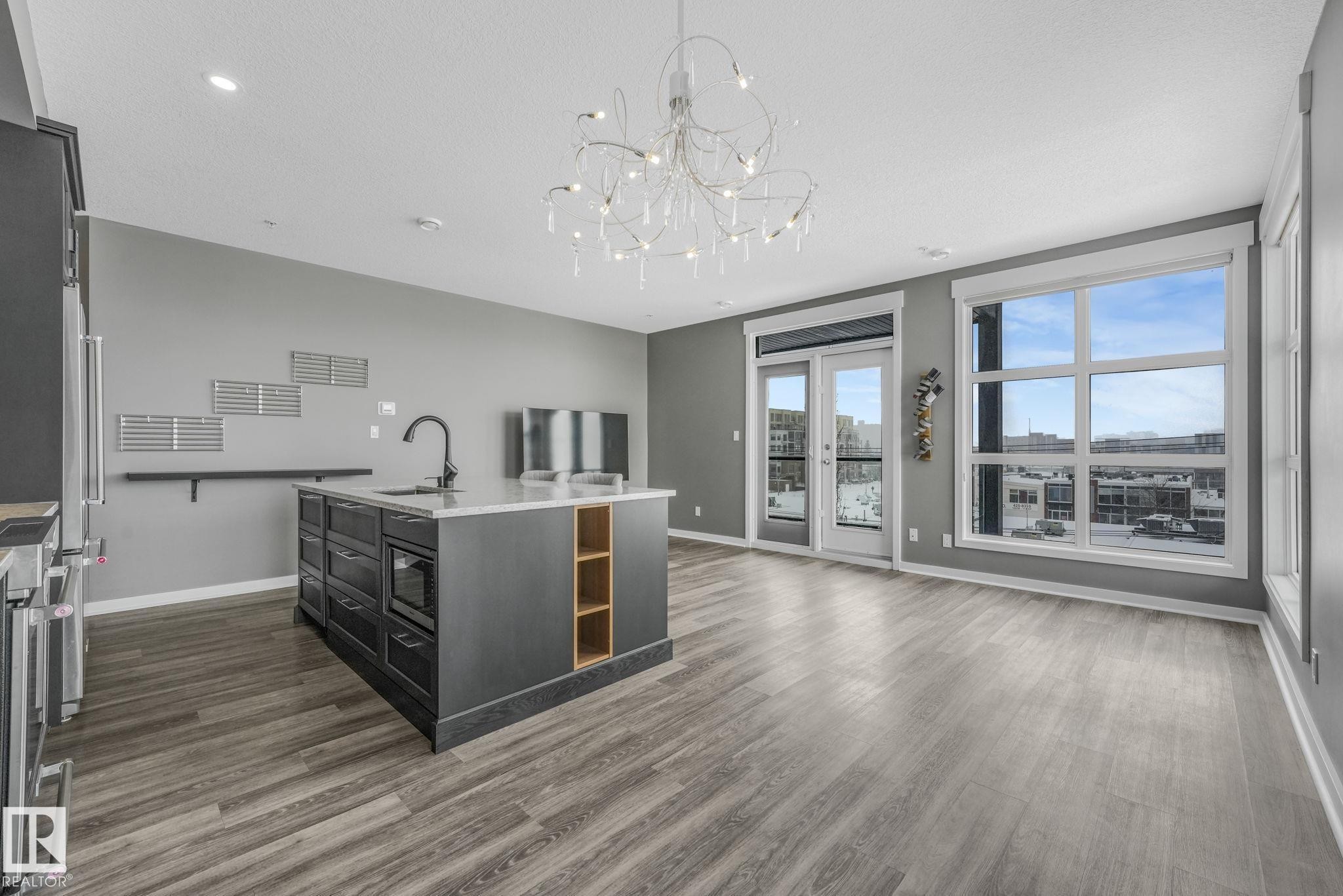 412 10518 113 Street, Edmonton, AB - Indoor