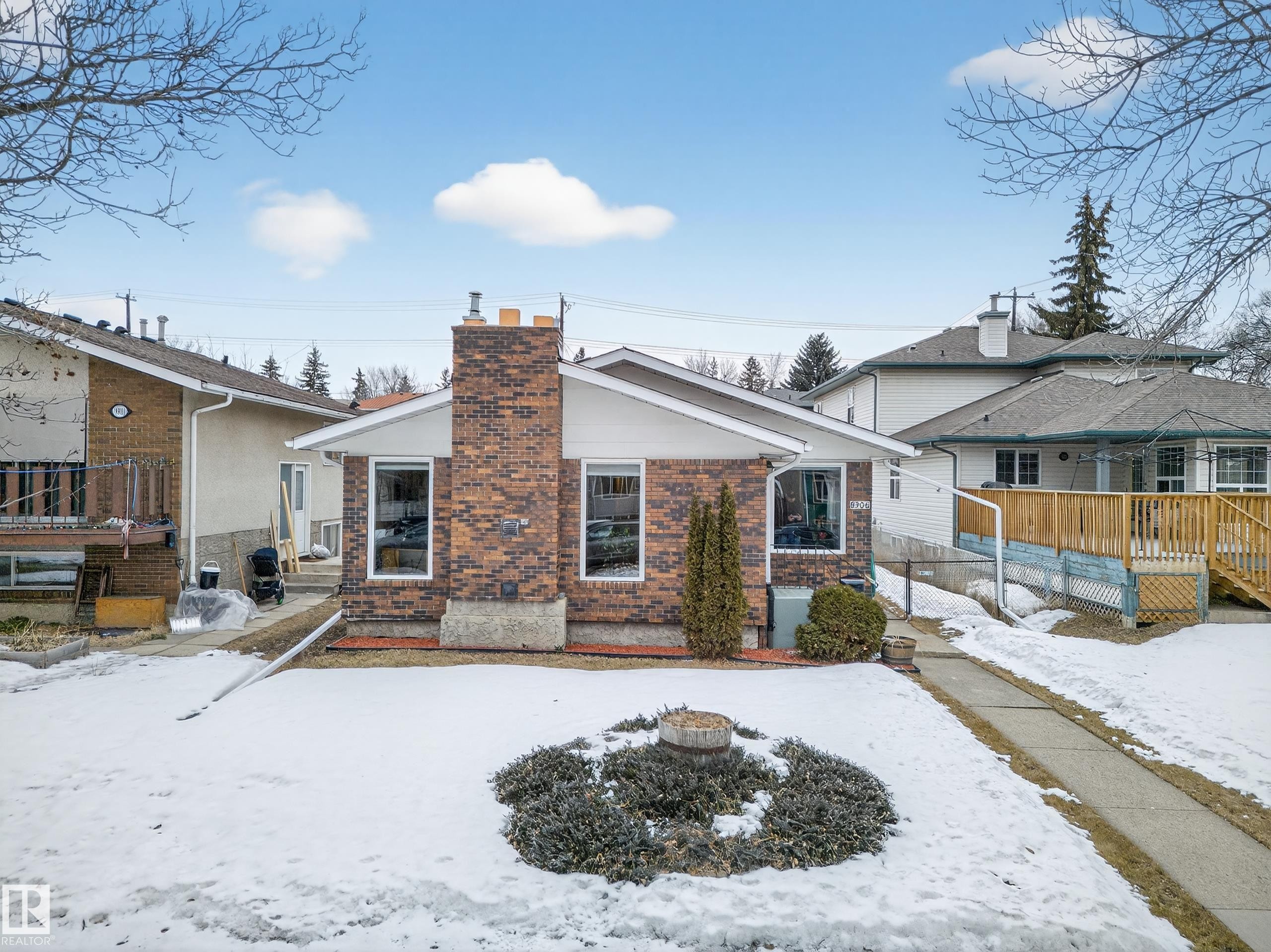 8906 83 Avenue, Edmonton, AB - Outdoor