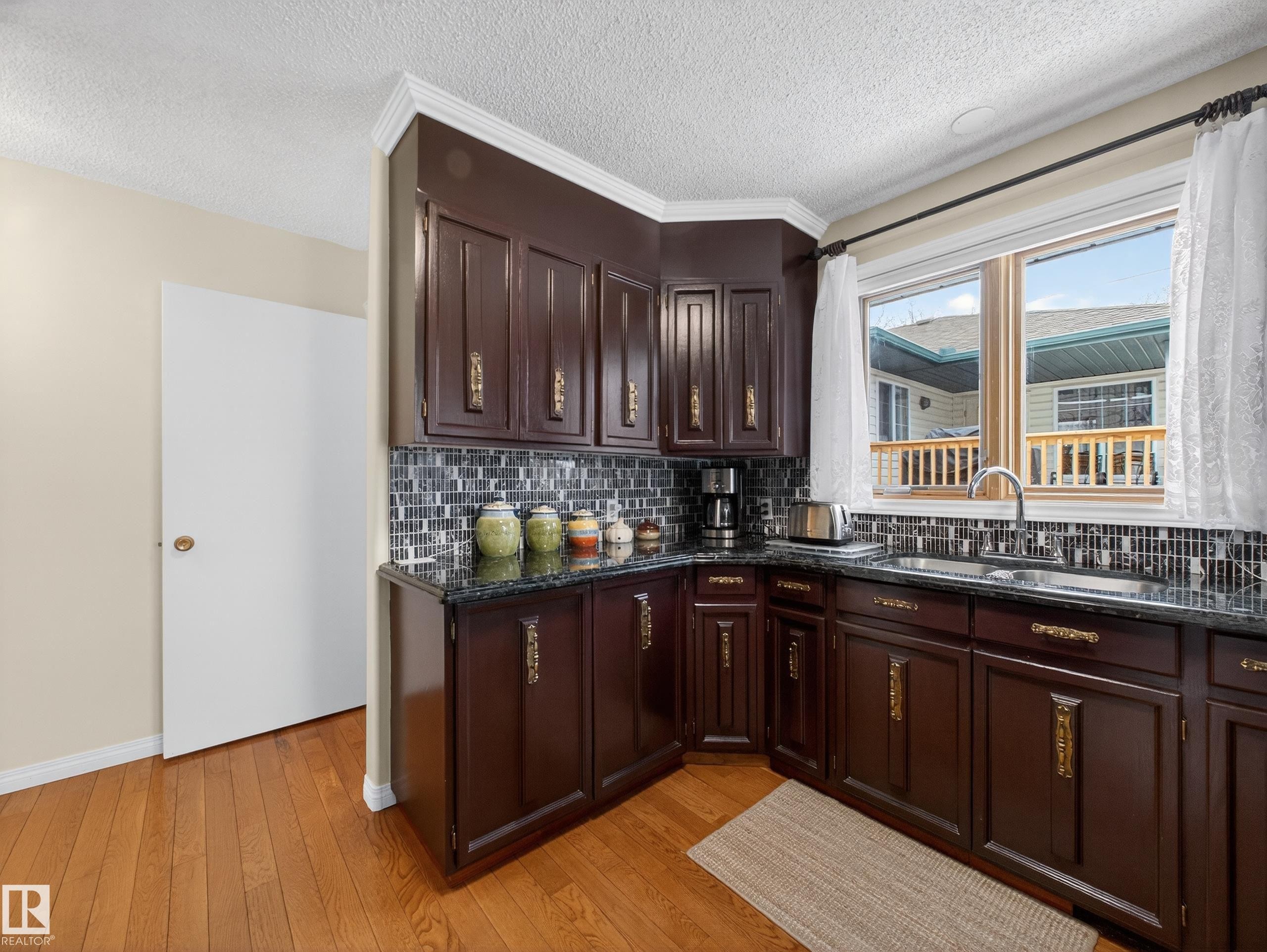 8906 83 Avenue, Edmonton, AB - Indoor Photo Showing Kitchen