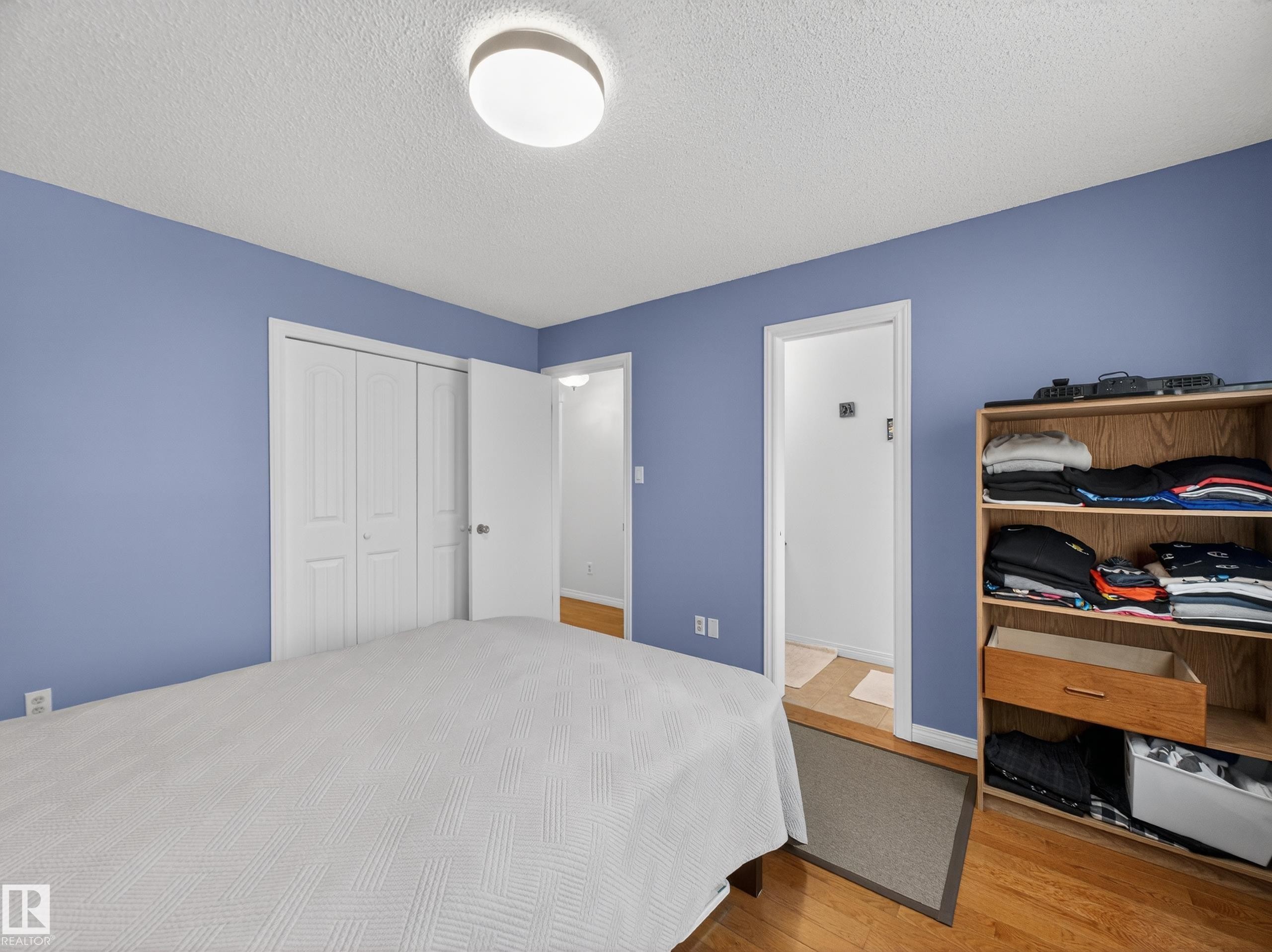 8906 83 Avenue, Edmonton, AB - Indoor Photo Showing Bedroom