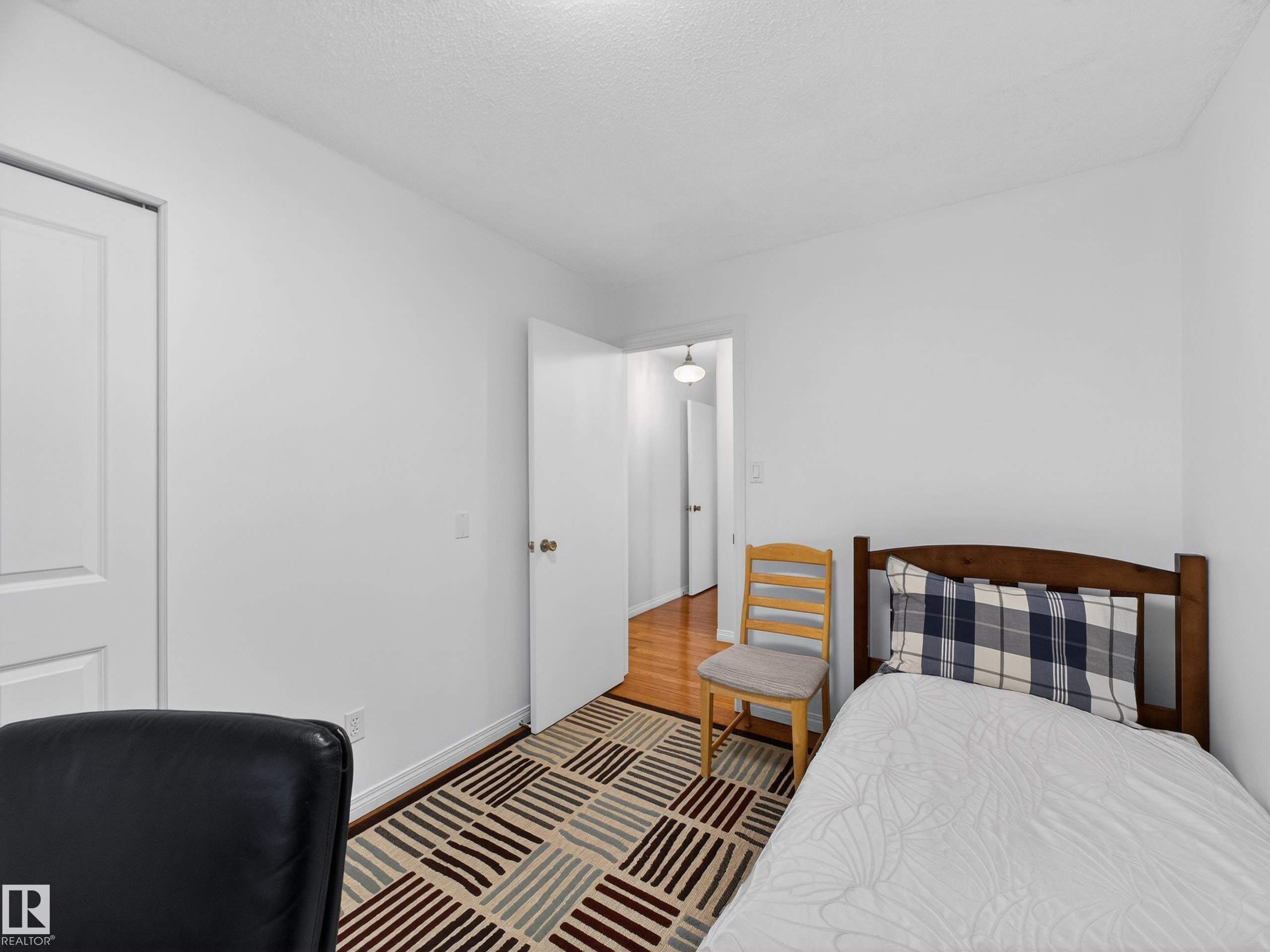 8906 83 Avenue, Edmonton, AB - Indoor Photo Showing Bedroom