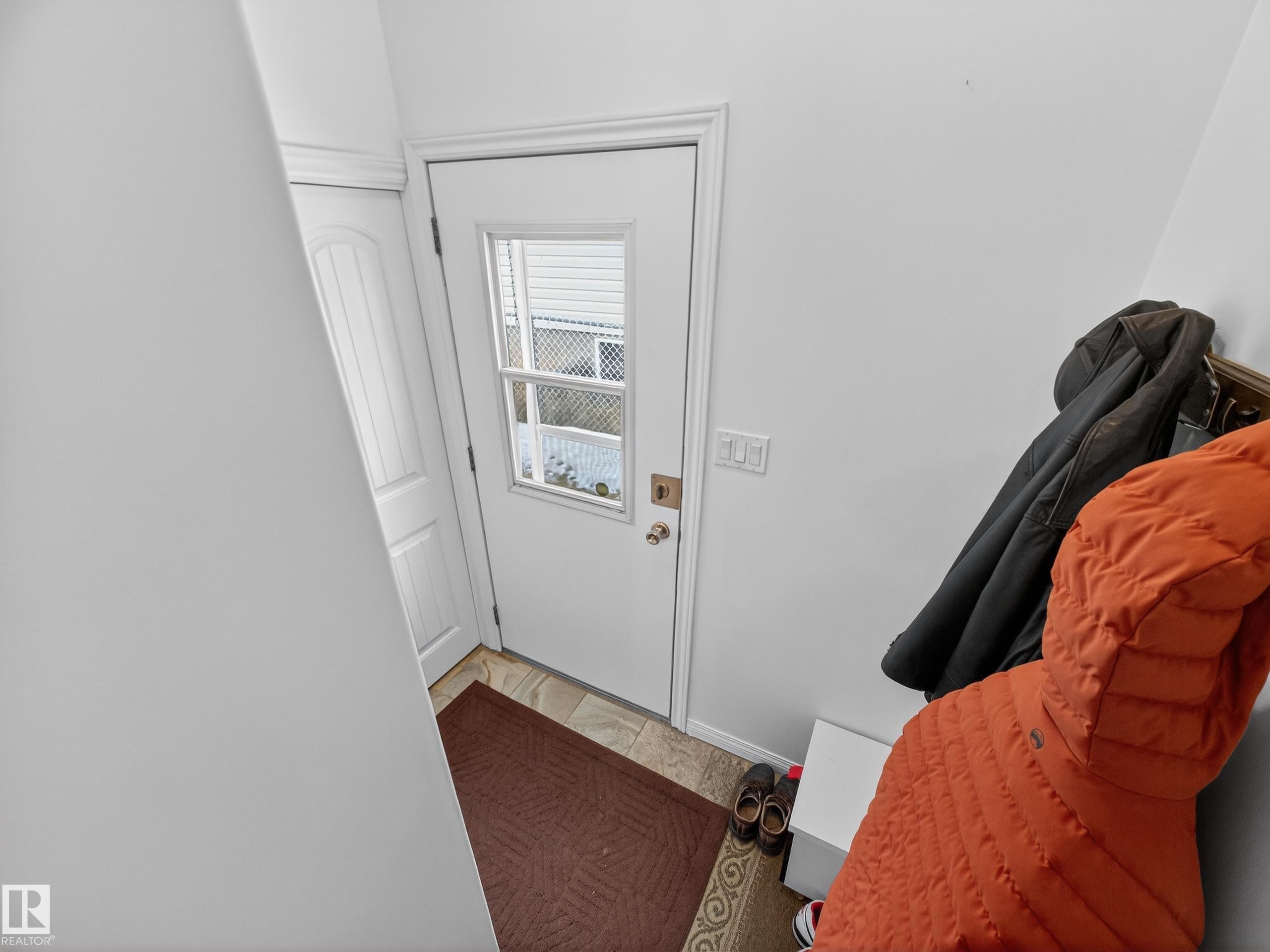 8906 83 Avenue, Edmonton, AB - Indoor Photo Showing Other Room