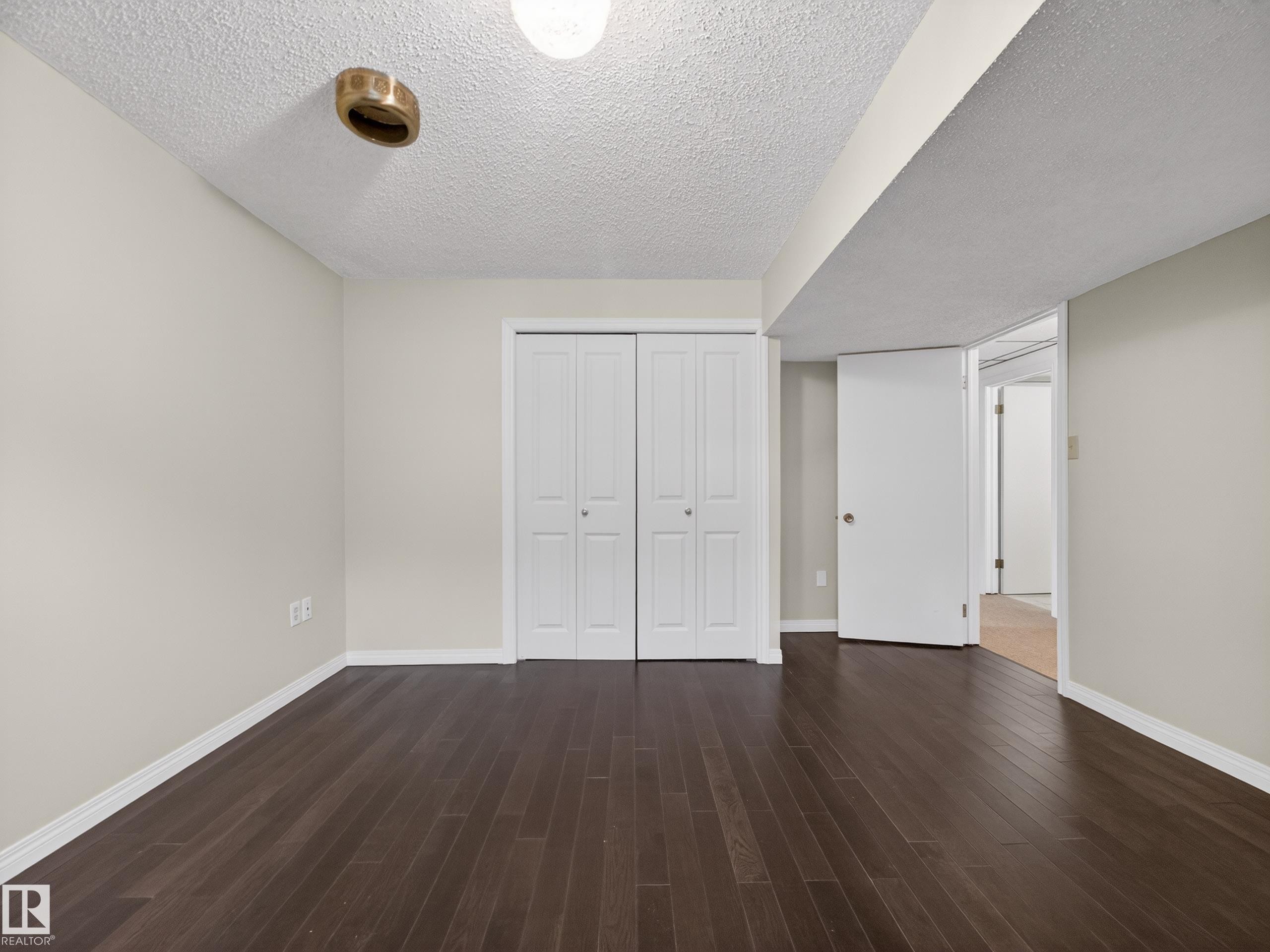 8906 83 Avenue, Edmonton, AB - Indoor Photo Showing Other Room