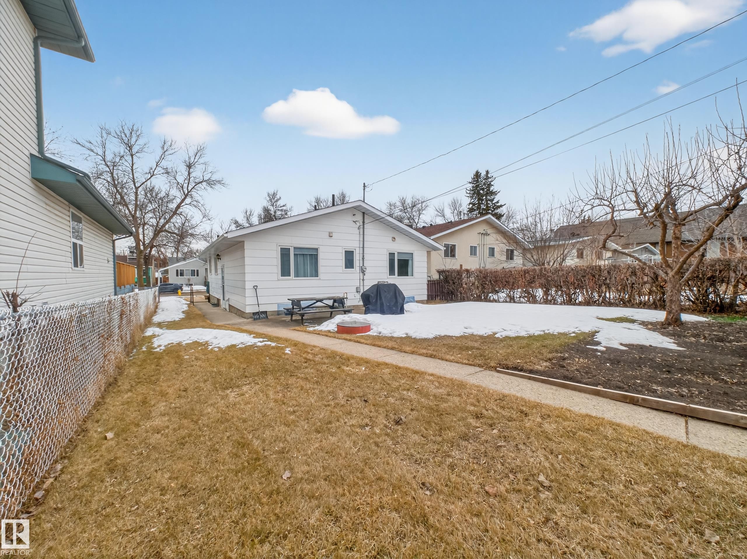 8906 83 Avenue, Edmonton, AB - Outdoor
