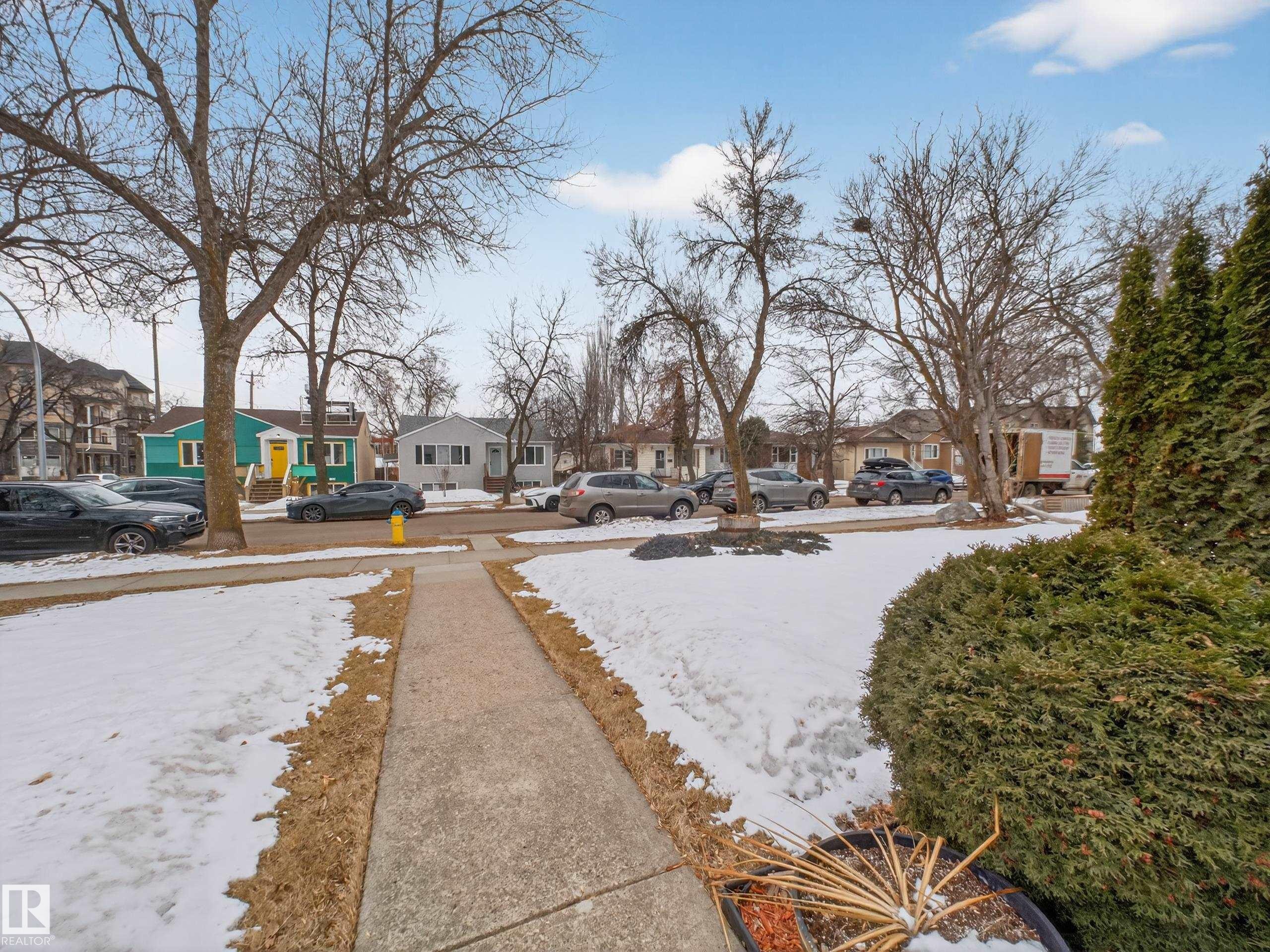 8906 83 Avenue, Edmonton, AB - Outdoor