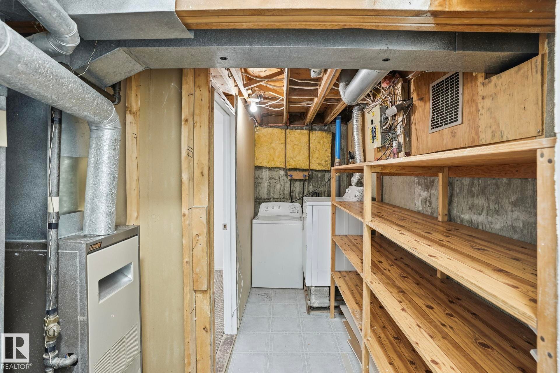 202 Kaskitayo Crest, Edmonton, AB - Indoor Photo Showing Laundry Room