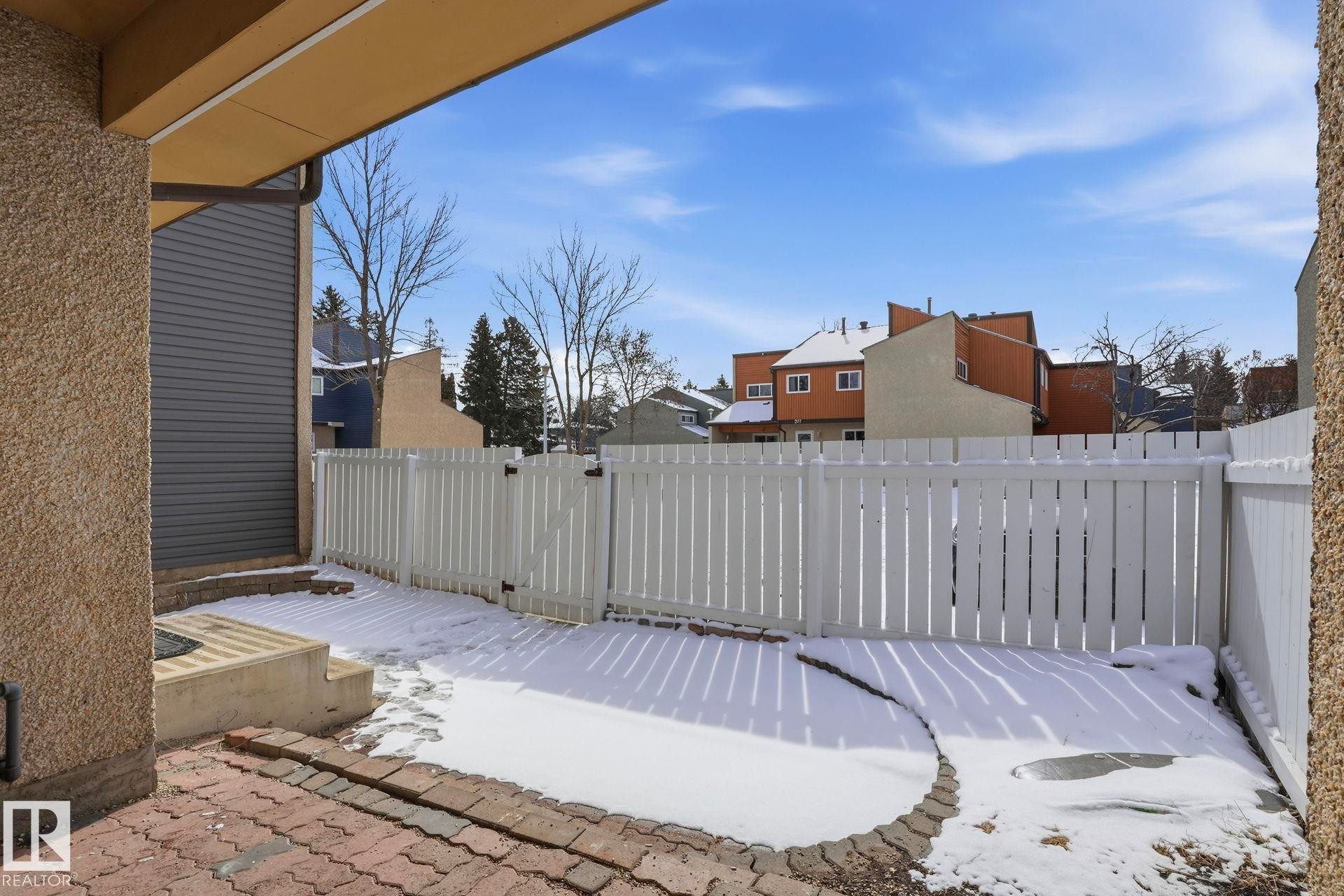 202 Kaskitayo Crest, Edmonton, AB - Outdoor With Exterior