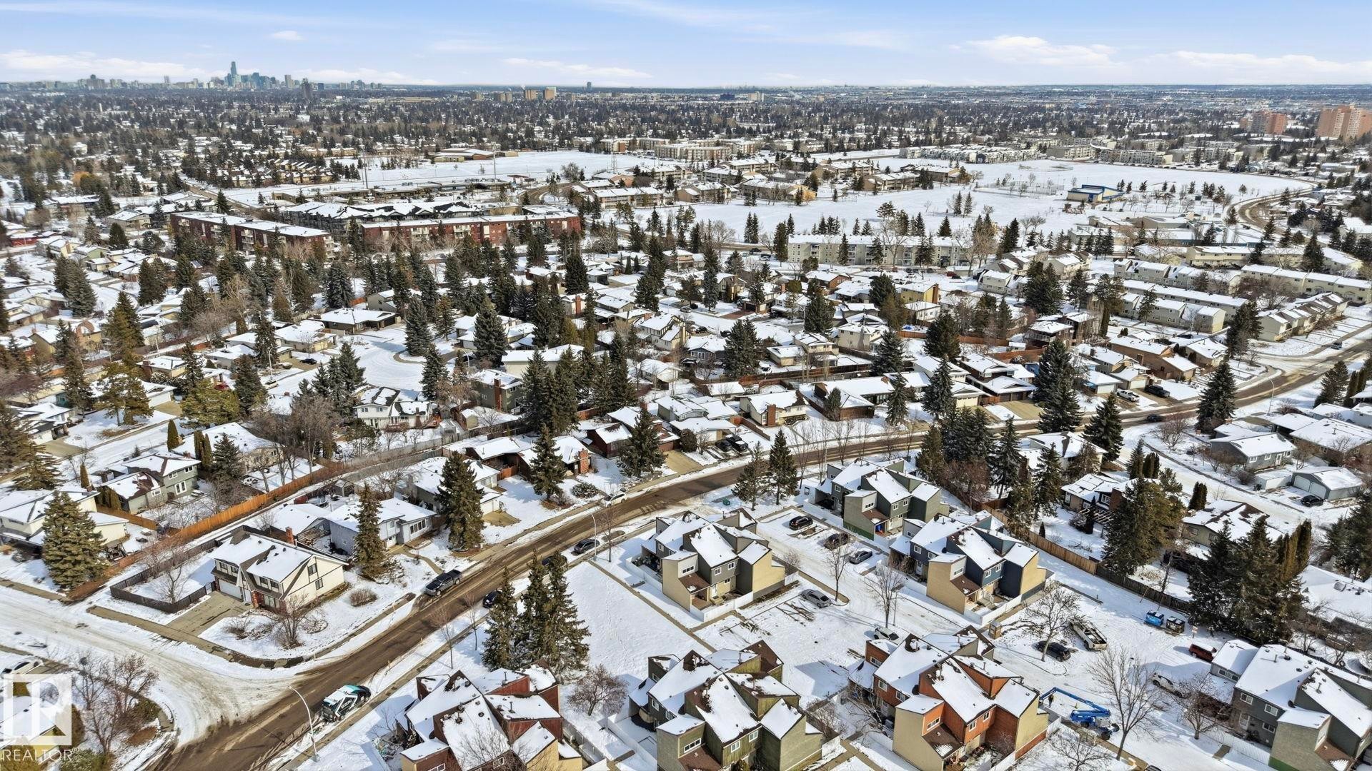 202 Kaskitayo Crest, Edmonton, AB - Outdoor With View