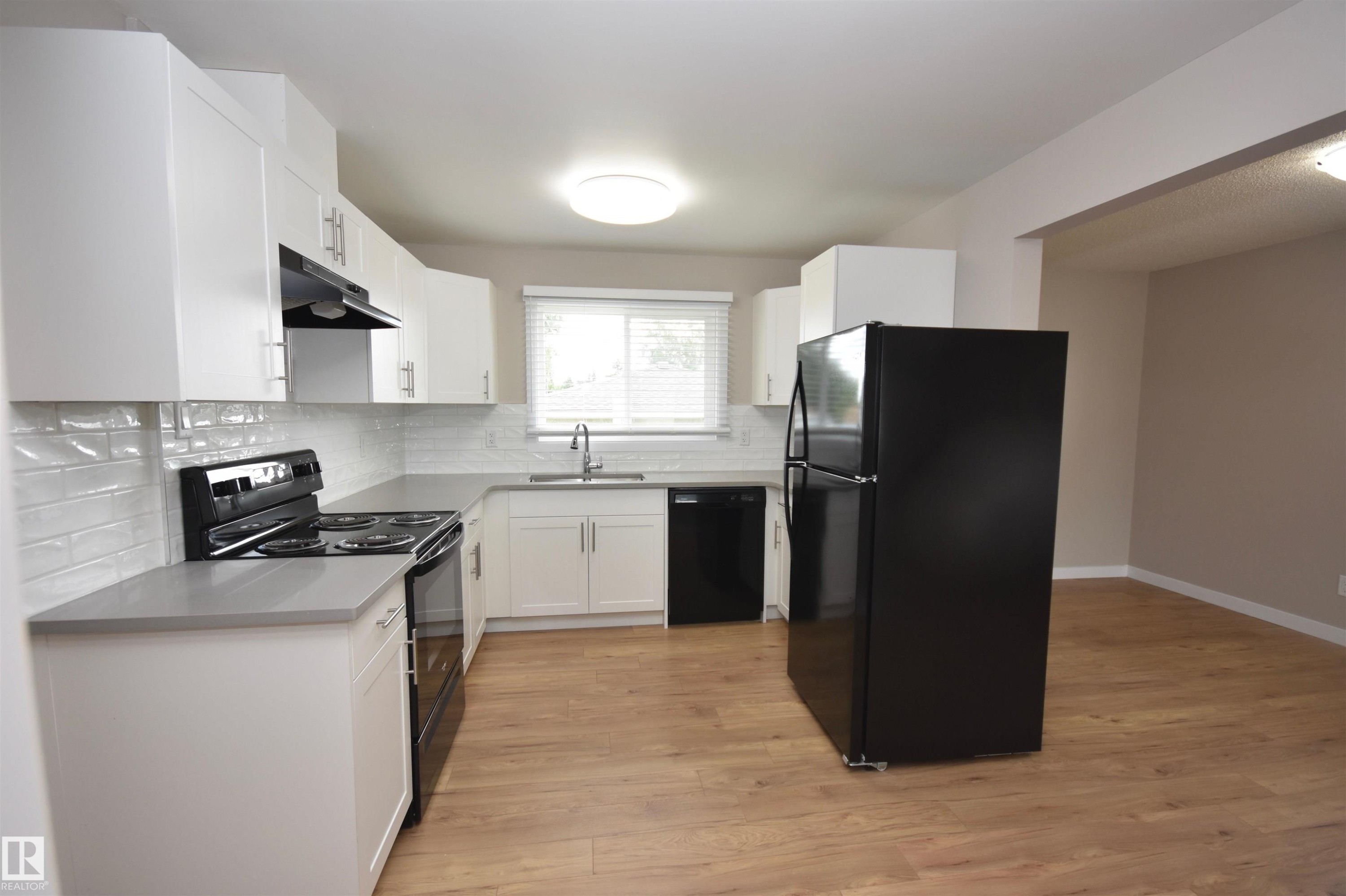 13527 70 Street, Edmonton, AB - Indoor Photo Showing Kitchen