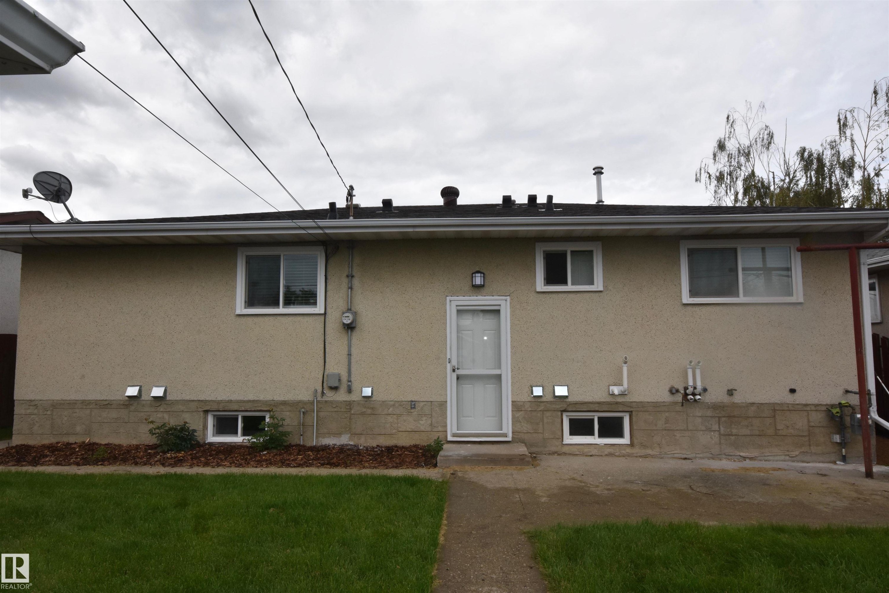 13527 70 Street, Edmonton, AB - Outdoor With Exterior