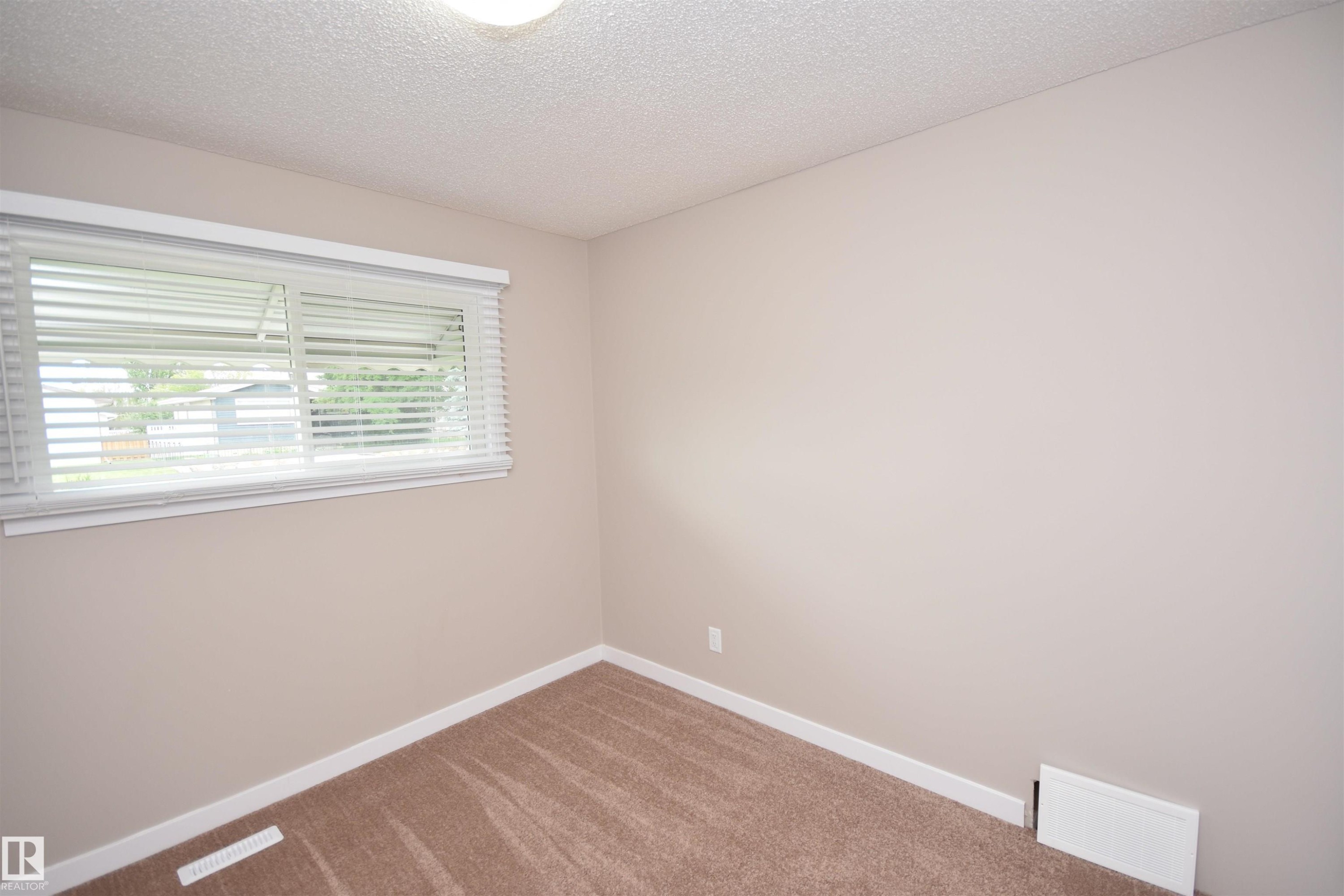 13527 70 Street, Edmonton, AB - Indoor Photo Showing Other Room
