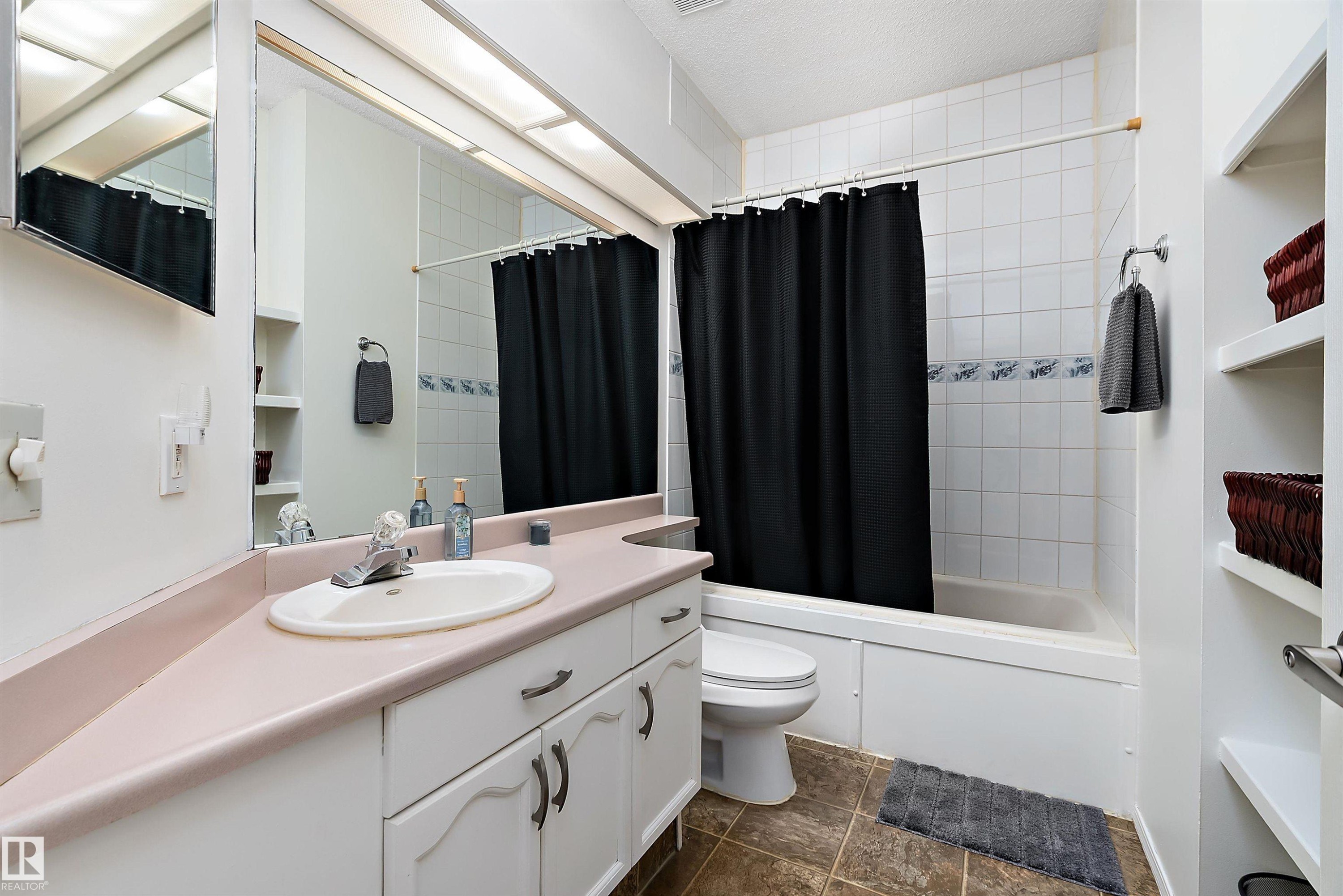 3706 131A Avenue, Edmonton, AB - Indoor Photo Showing Bathroom