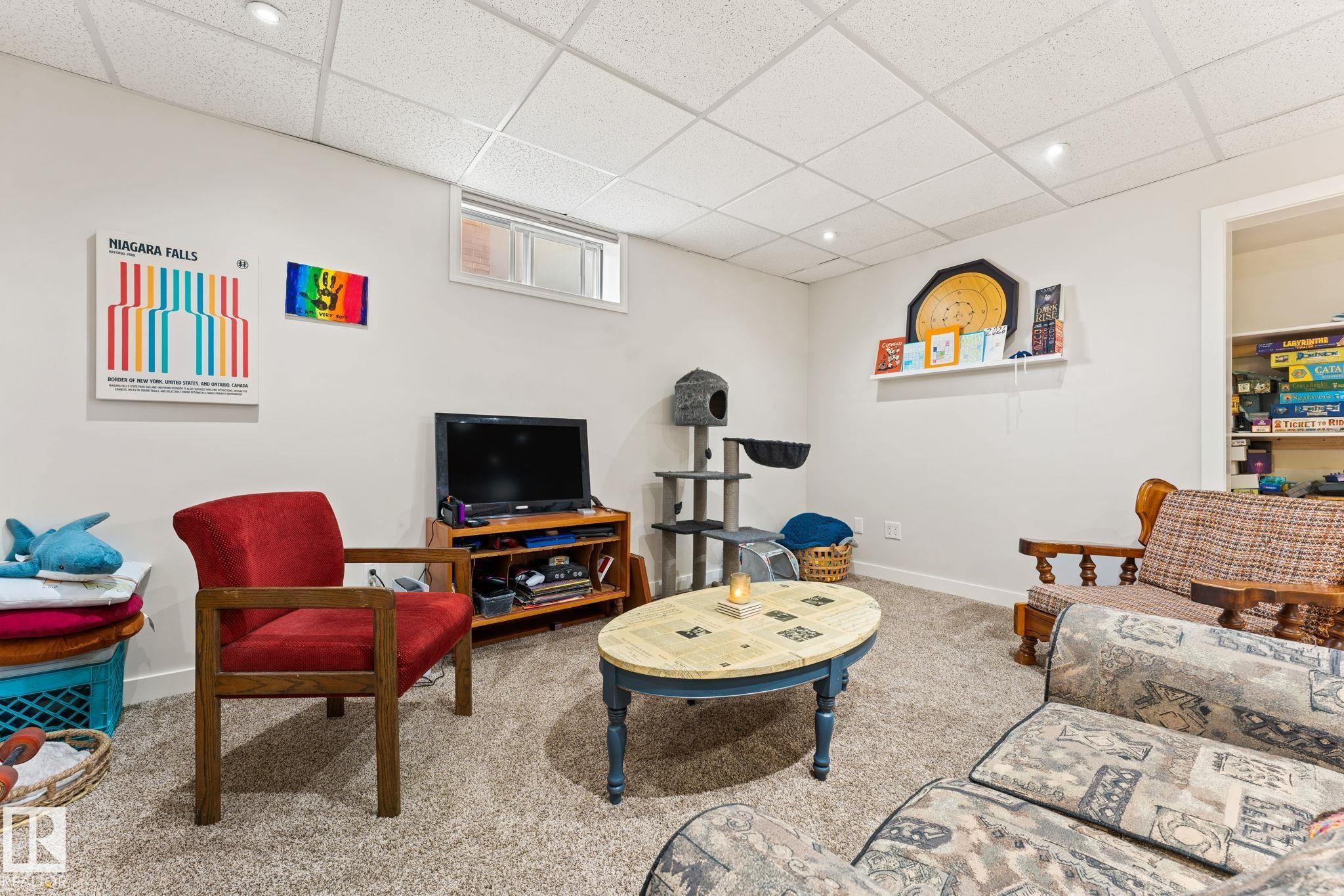 11712 48 Avenue, Edmonton, AB - Indoor