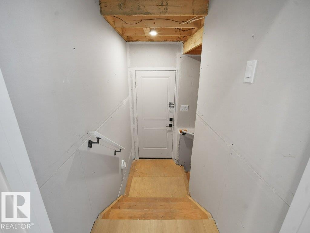 3328 Chickadee Drive, Edmonton, AB - Indoor Photo Showing Other Room