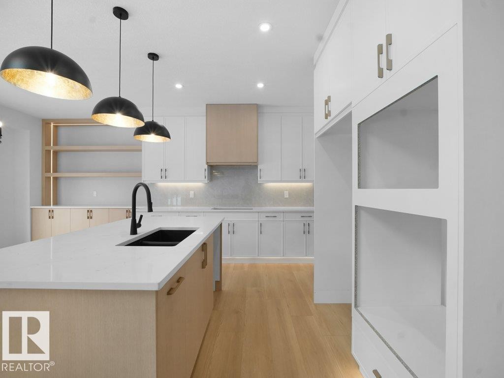 3328 Chickadee Drive, Edmonton, AB - Indoor Photo Showing Kitchen With Double Sink With Upgraded Kitchen