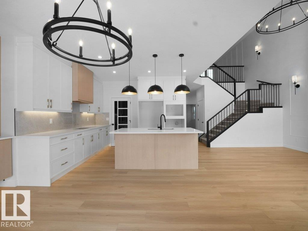 3328 Chickadee Drive, Edmonton, AB - Indoor Photo Showing Kitchen