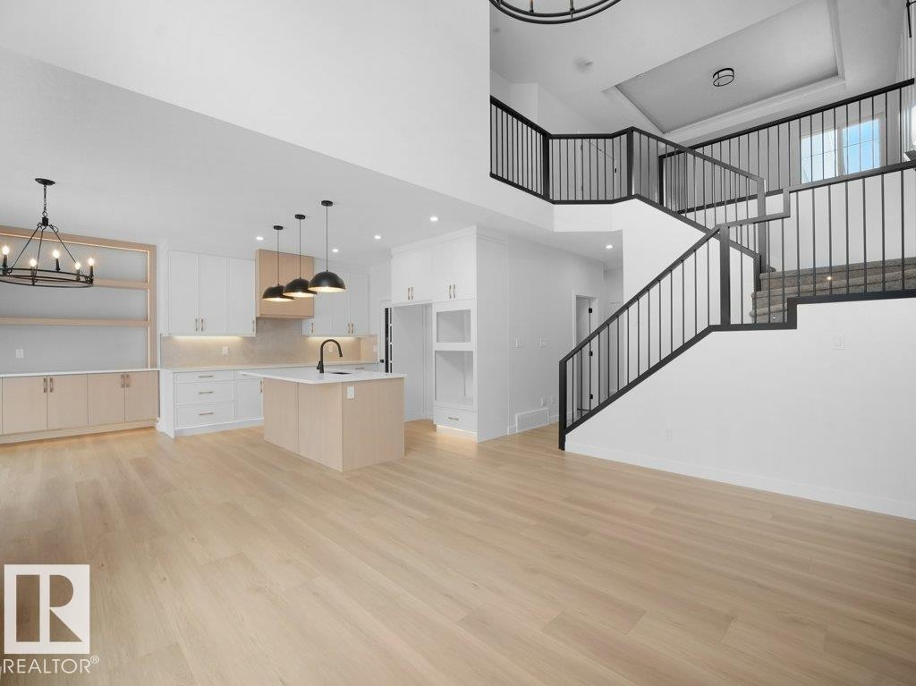 3328 Chickadee Drive, Edmonton, AB - Indoor Photo Showing Kitchen