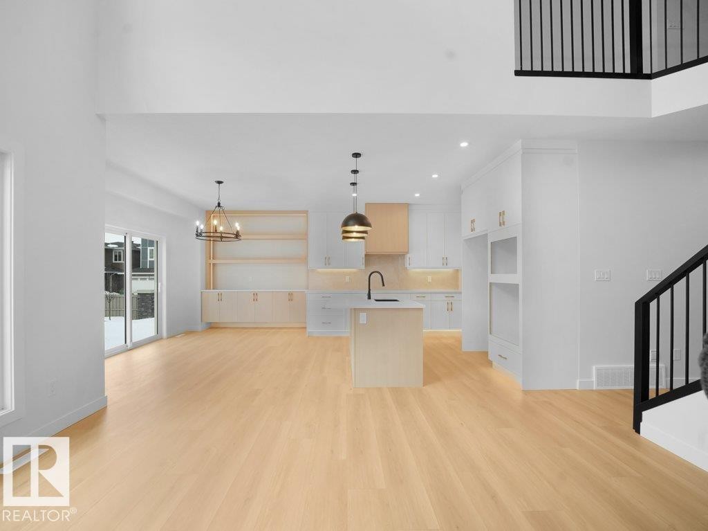 3328 Chickadee Drive, Edmonton, AB - Indoor Photo Showing Kitchen