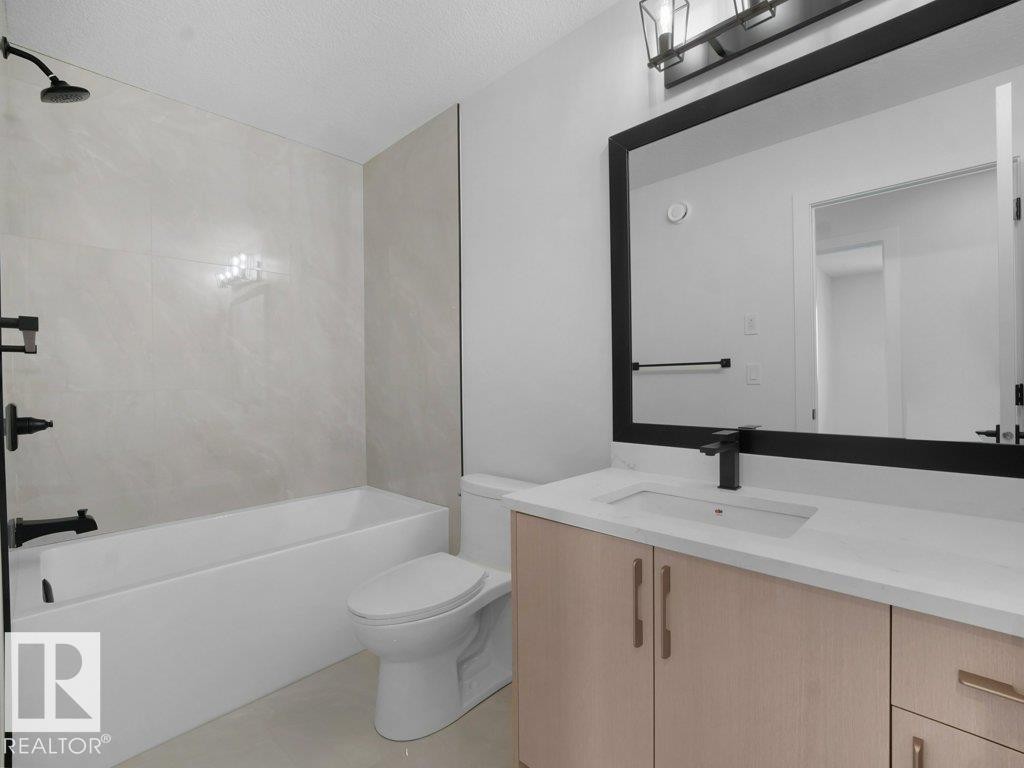 3328 Chickadee Drive, Edmonton, AB - Indoor Photo Showing Bathroom