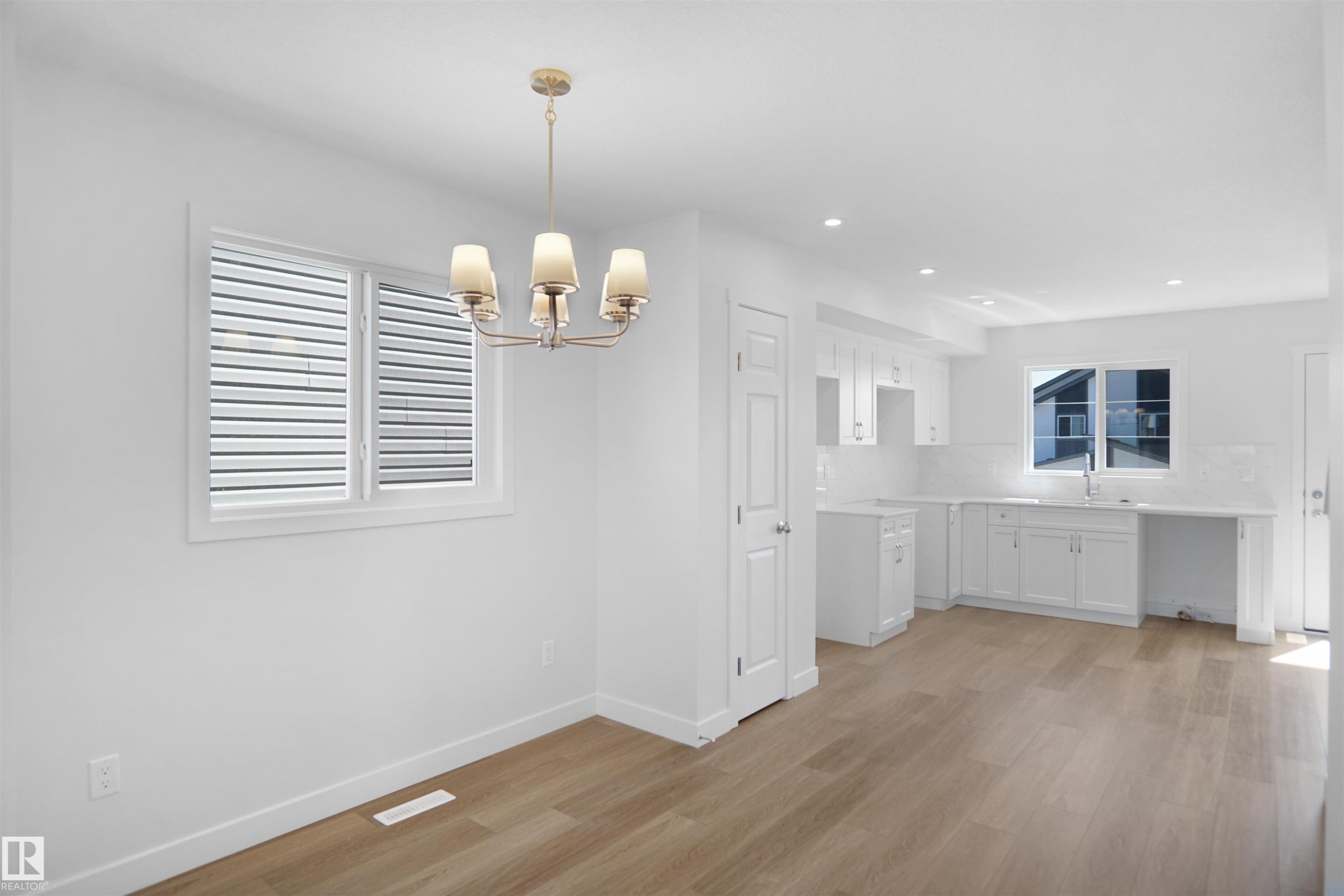 936 19 Avenue, Edmonton, AB - Indoor