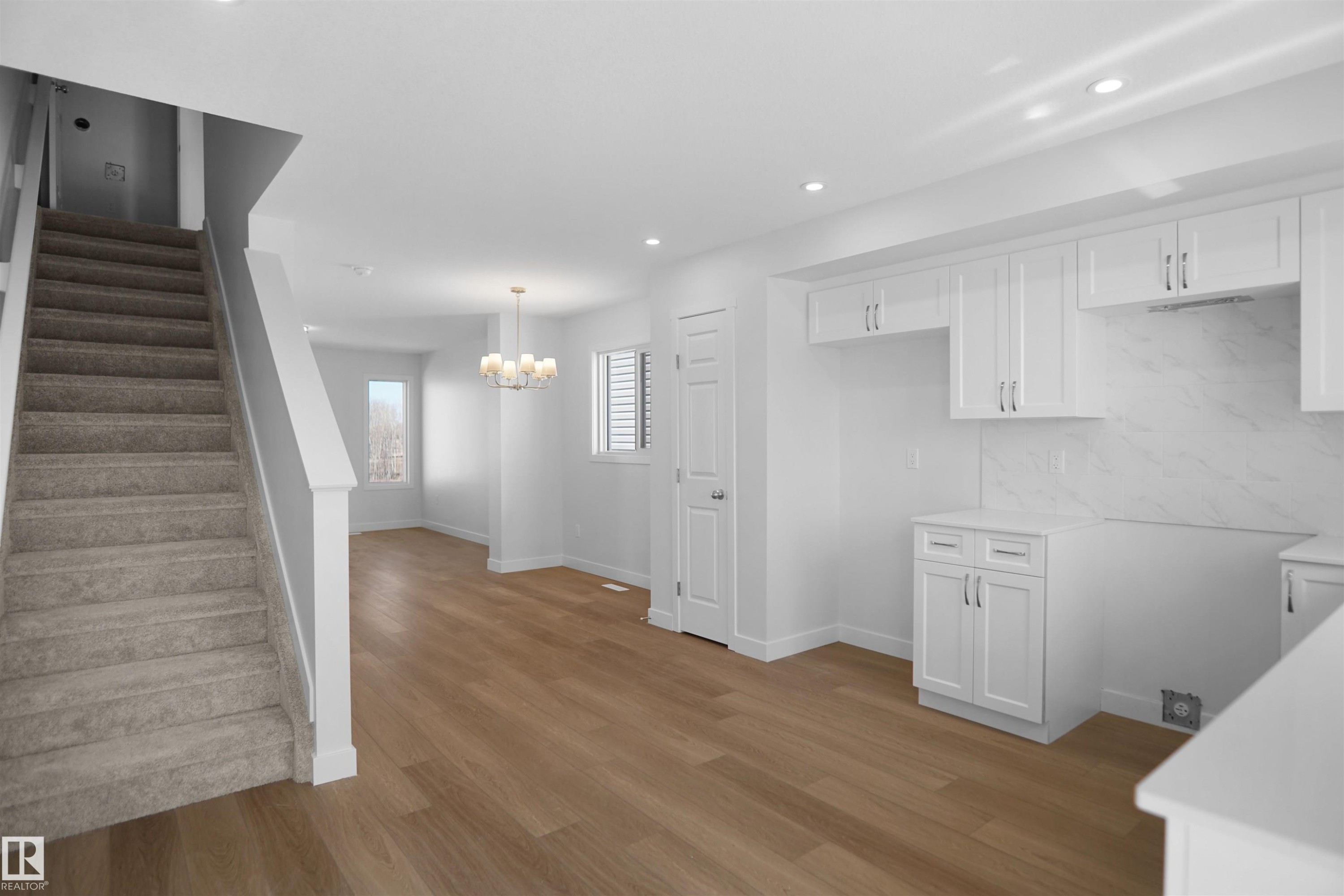 936 19 Avenue, Edmonton, AB - Indoor